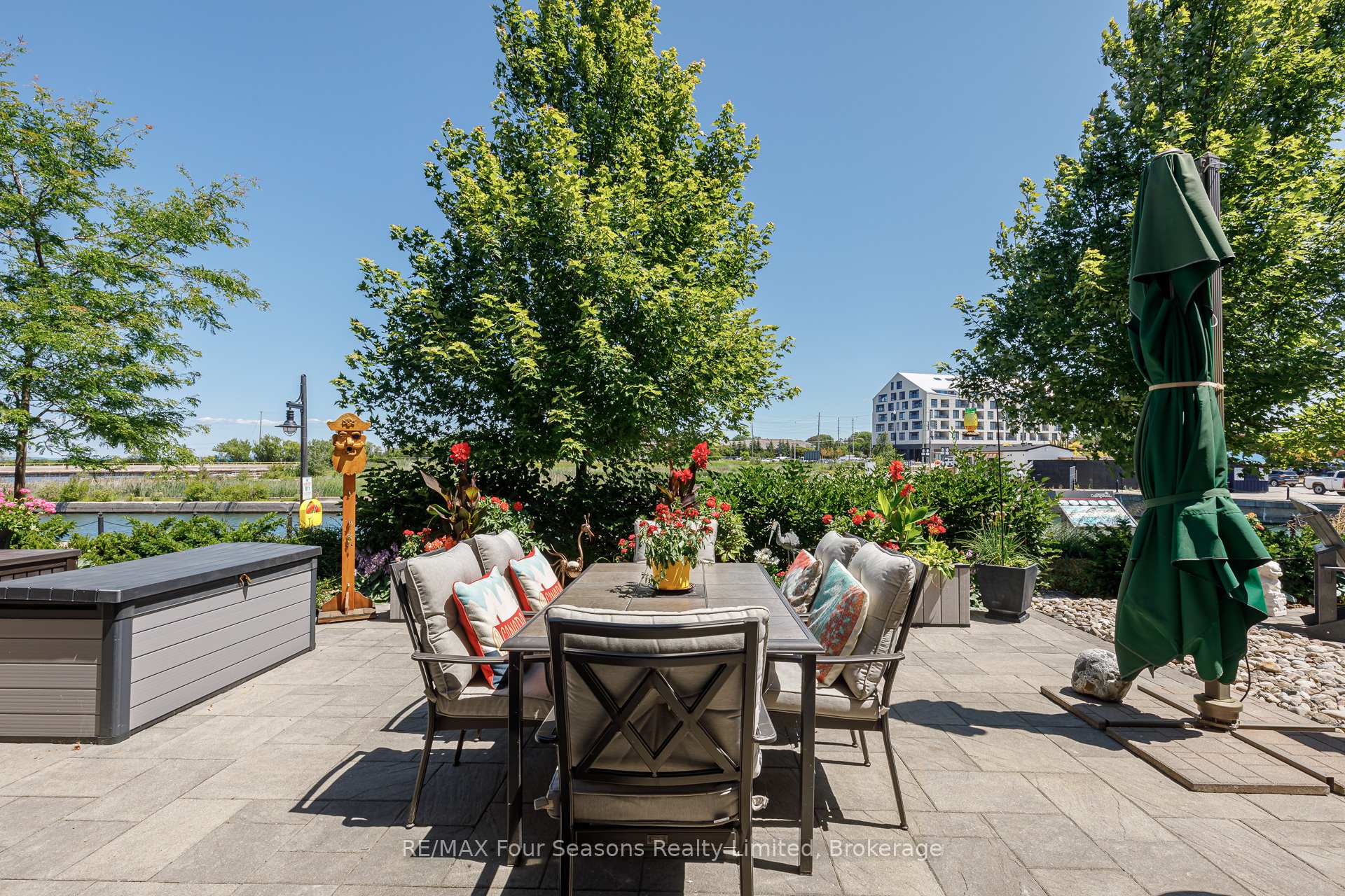 Photo 7 of Unit 6, 25 Emerson Mews, Collingwood — HOMEH
