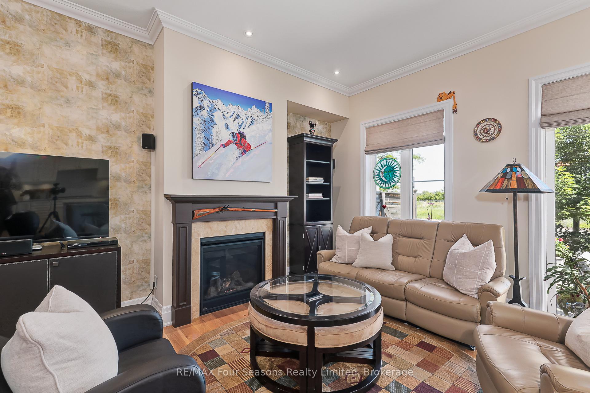 Photo 12 of Unit 6, 25 Emerson Mews, Collingwood — HOMEH