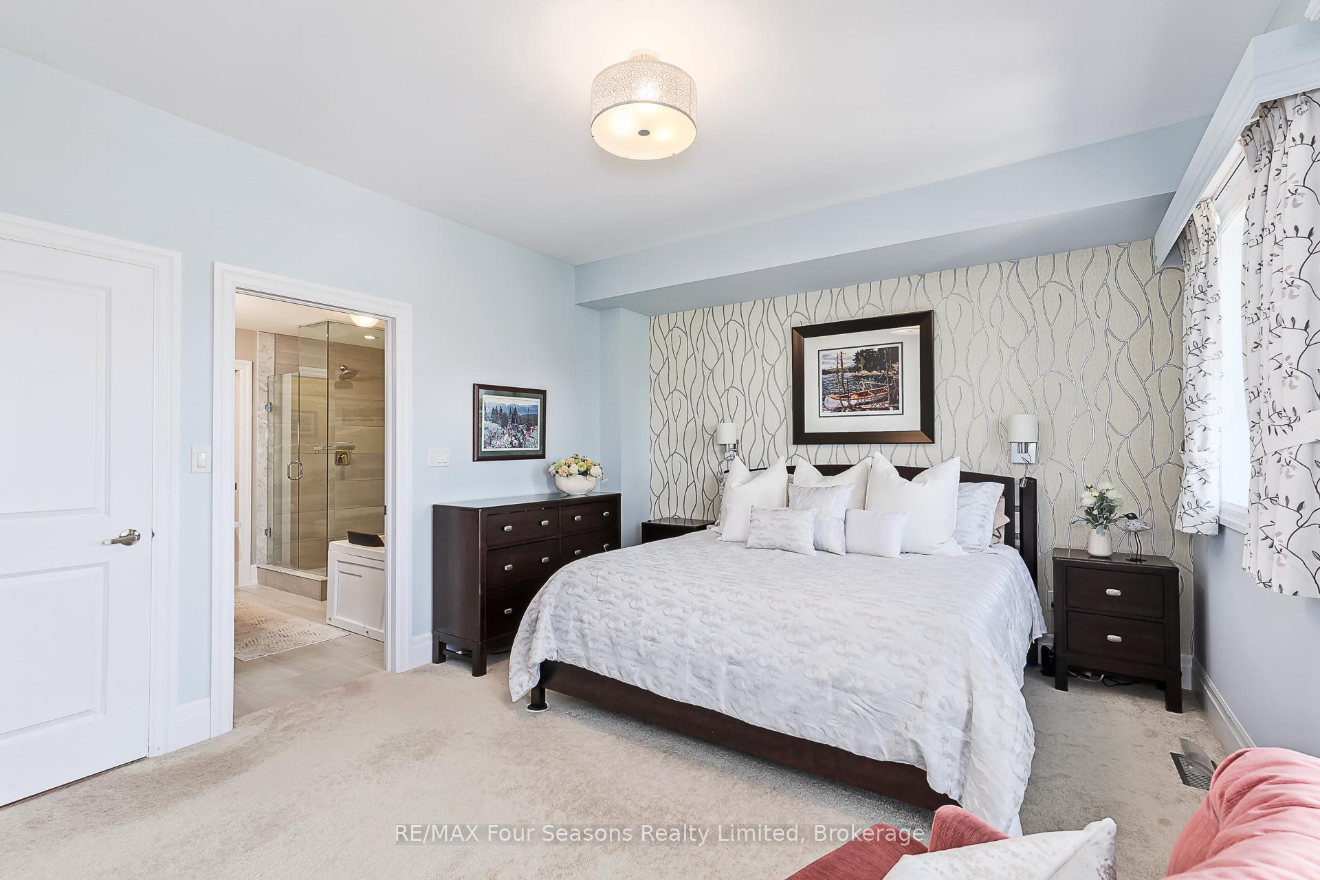 Photo 17 of Unit 6, 25 Emerson Mews, Collingwood — HOMEH