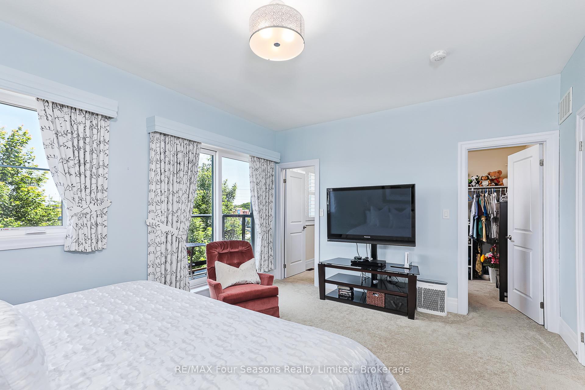 Photo 19 of Unit 6, 25 Emerson Mews, Collingwood — HOMEH