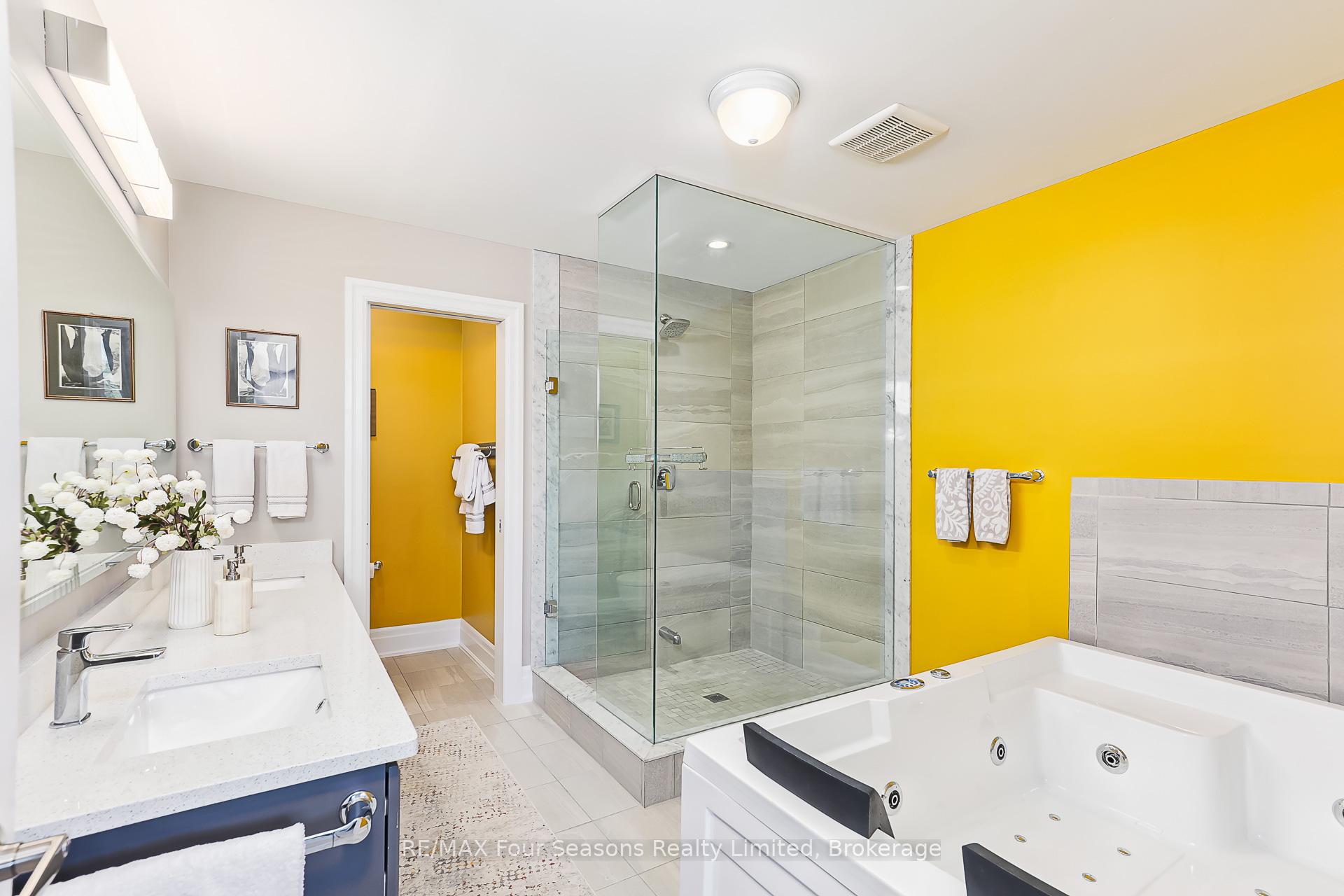 Photo 21 of Unit 6, 25 Emerson Mews, Collingwood — HOMEH