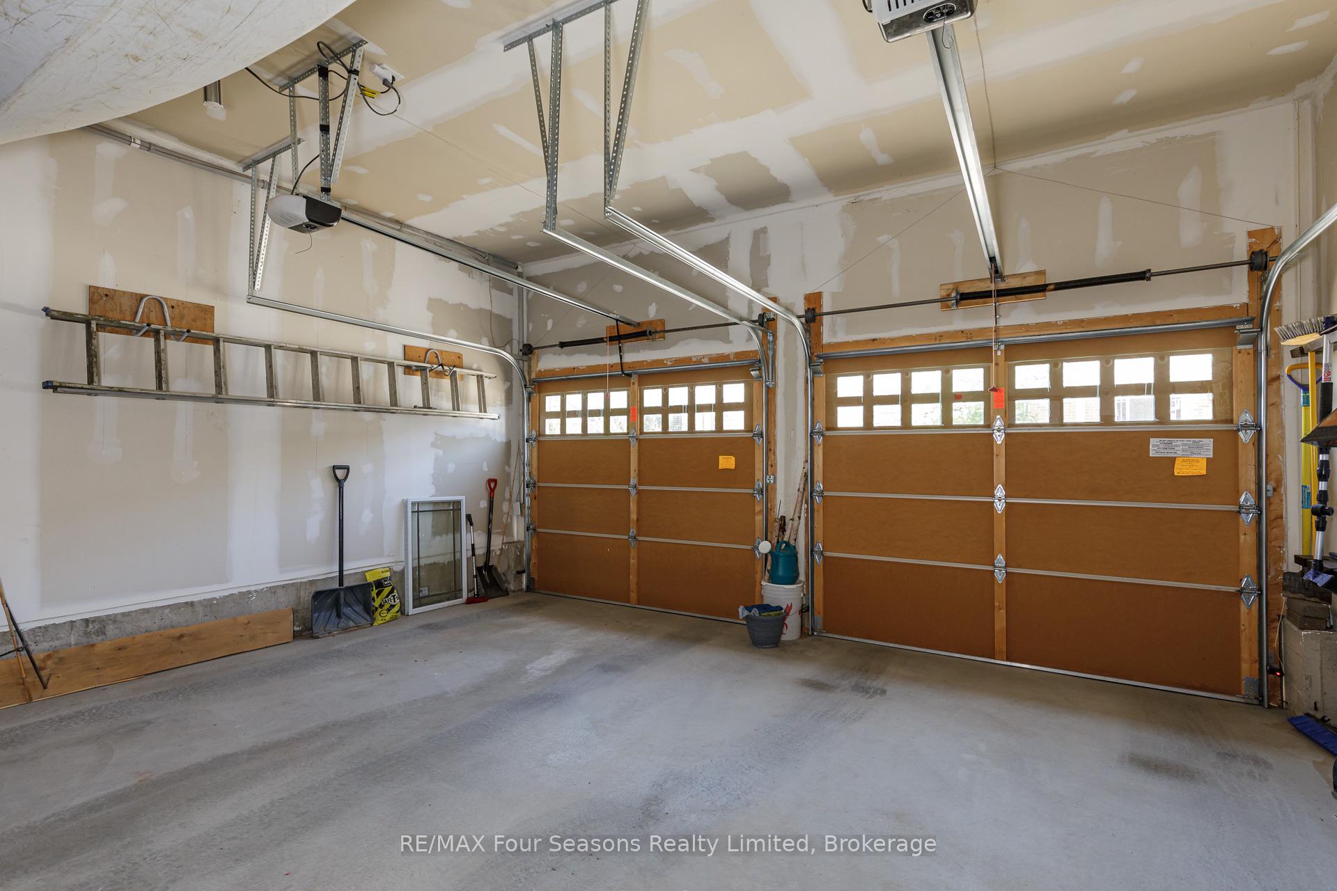 Photo 29 of Unit 6, 25 Emerson Mews, Collingwood — HOMEH