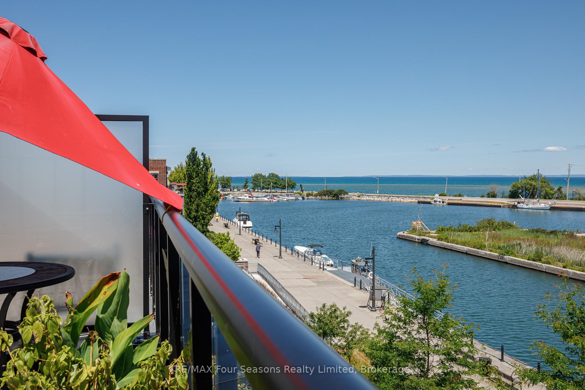 Photo 33 of Unit 6, 25 Emerson Mews, Collingwood — HOMEH