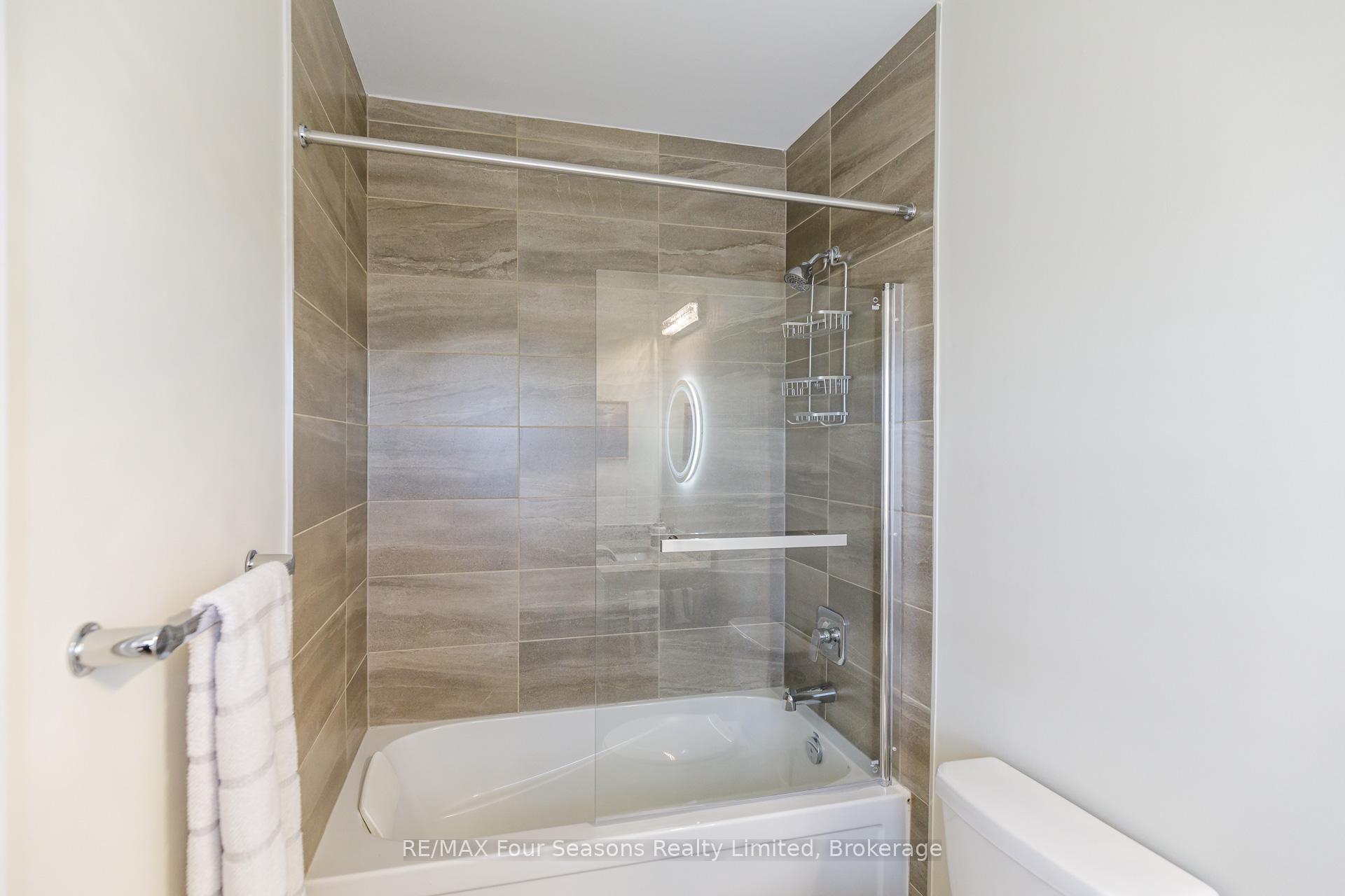 Photo 42 of Unit 6, 25 Emerson Mews, Collingwood — HOMEH
