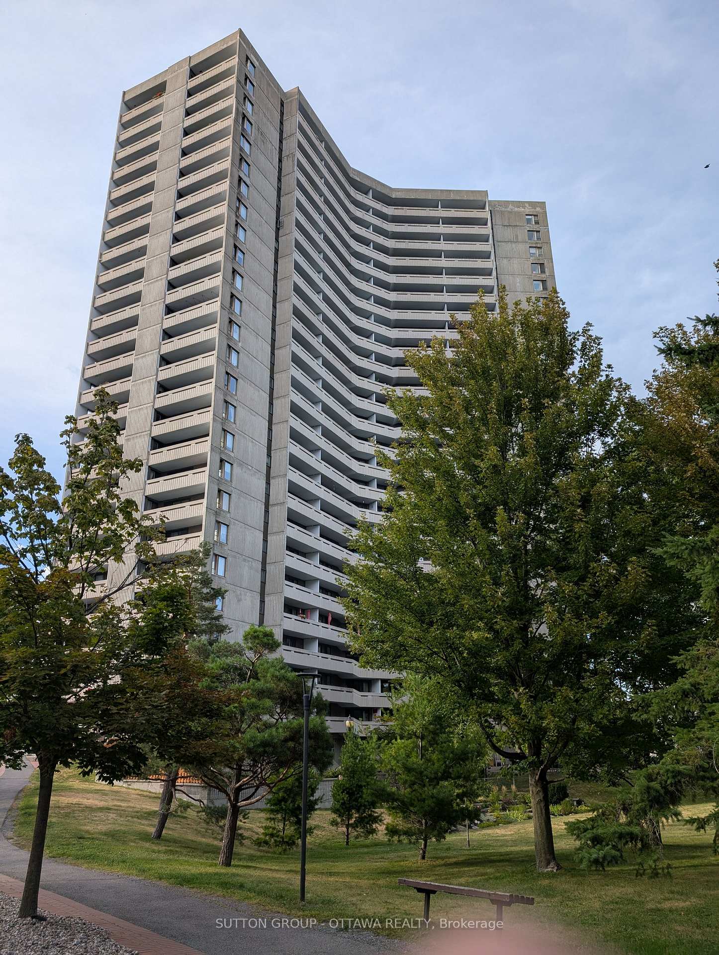 Photo 1 of Unit 2512, 1081 Ambleside Drive, Ottawa, Woodroffe — HOMEH