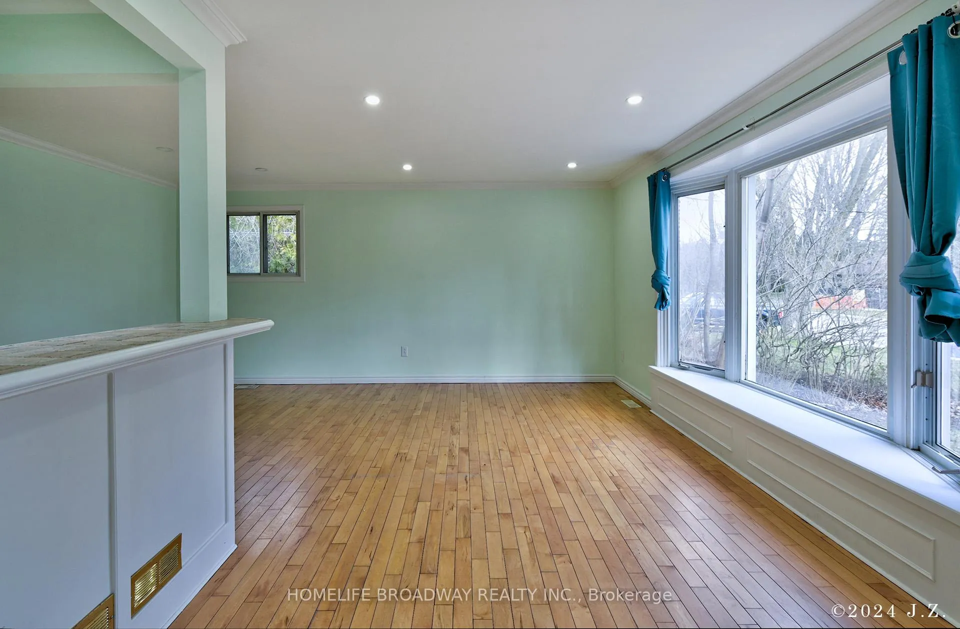 Photo 4 of 42 Sciberras Road, Markham, Unionville — HOMEH