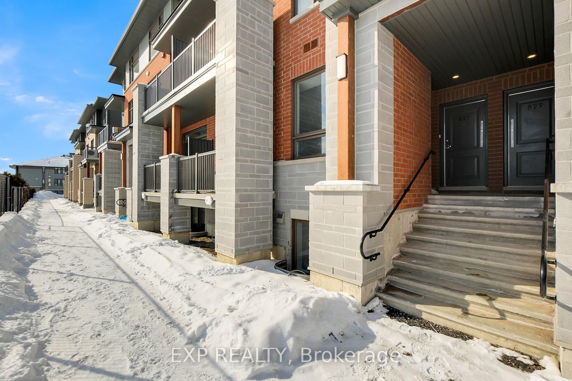 Photo 1 of 825 Silhouette, Ottawa, Barrhaven - Cedargrove/Fraserdale — HOMEH