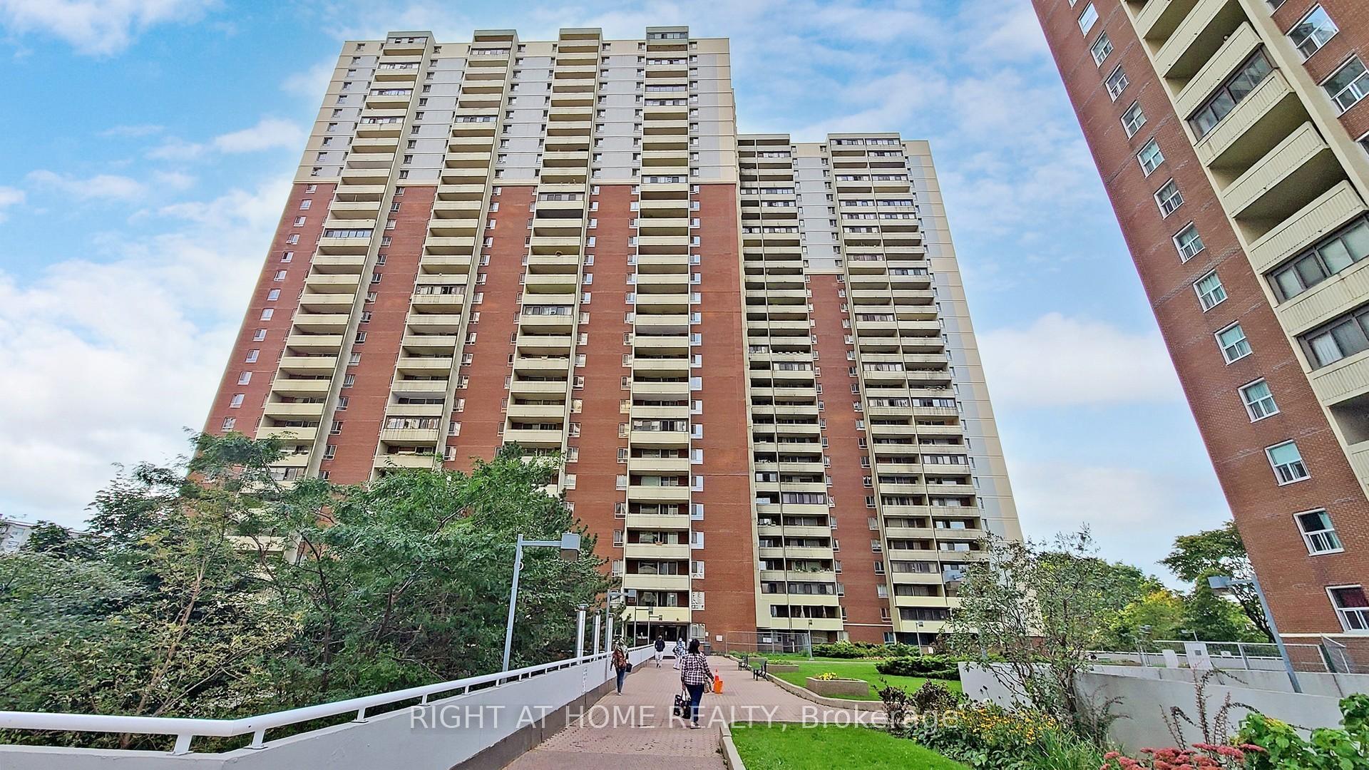 Photo 2 of Unit 1418, 1 Massey Square, Toronto, Crescent Town — HOMEH