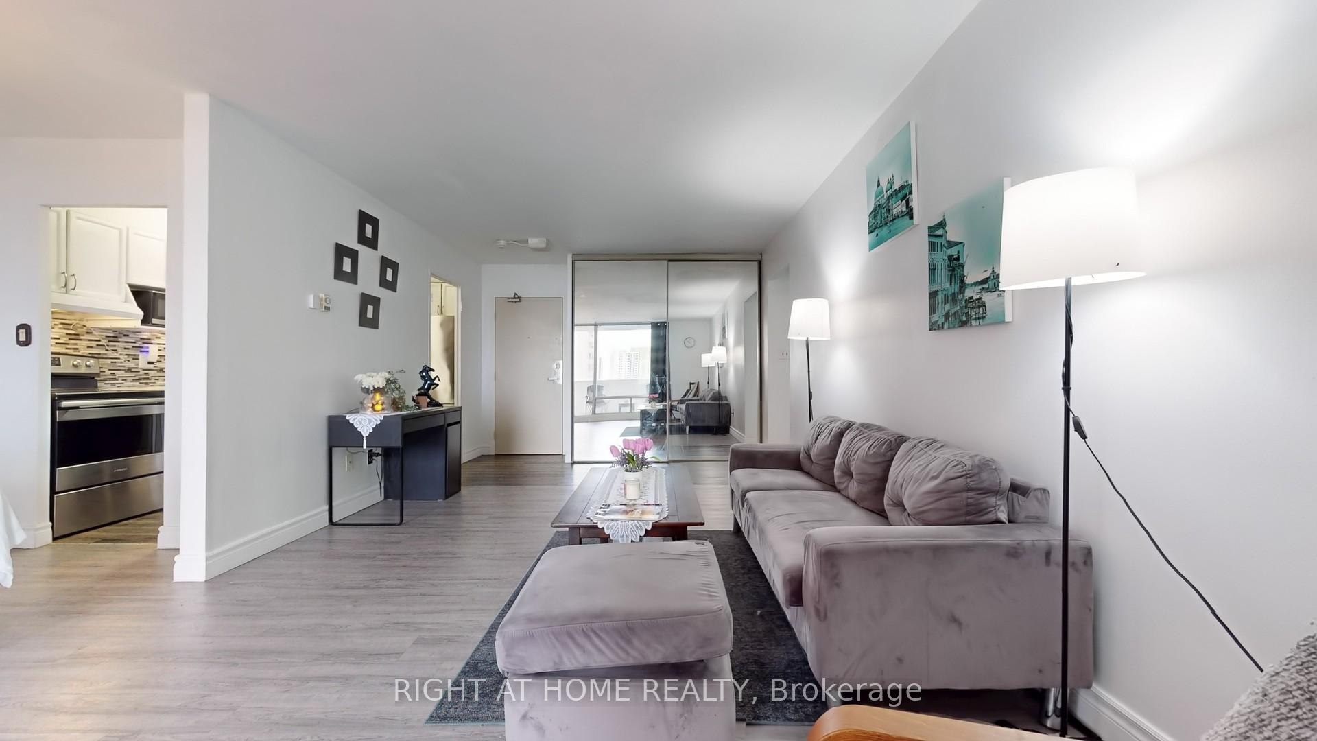 Photo 17 of Unit 1418, 1 Massey Square, Toronto, Crescent Town — HOMEH