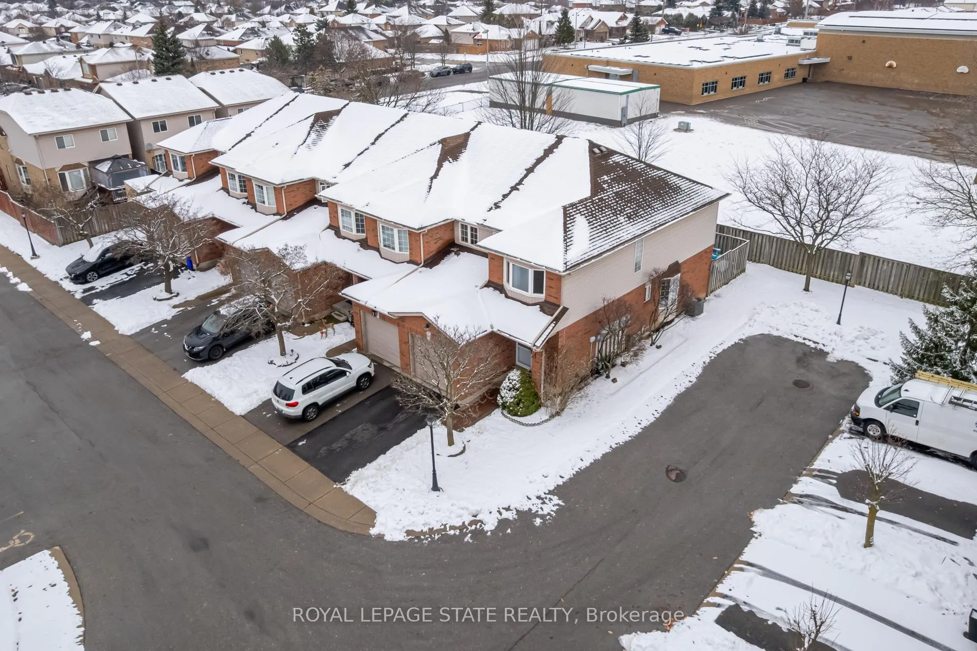 Photo 2 of Unit 6, 171 Highbury Drive, Hamilton, Stoney Creek Mountain — HOMEH