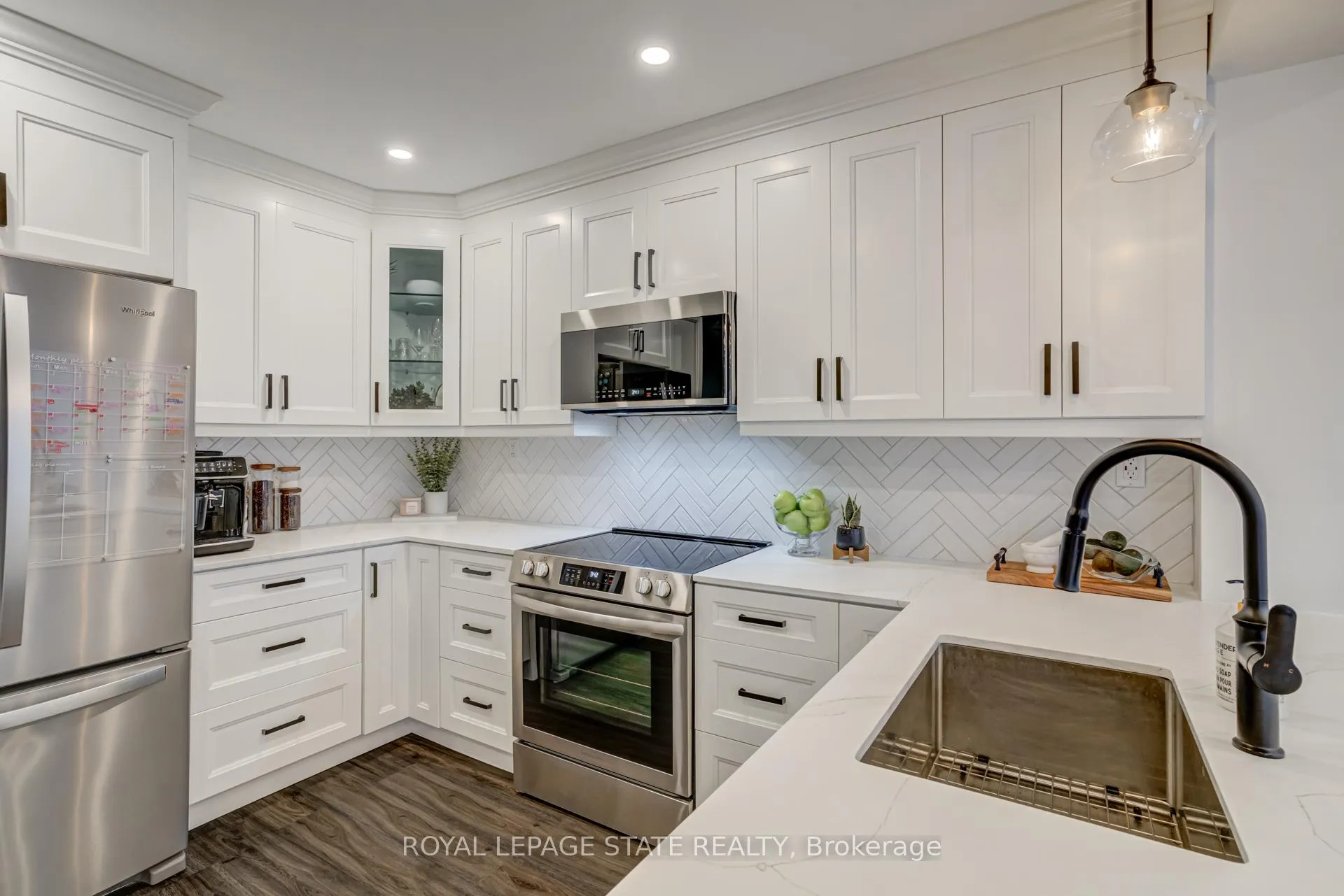 Photo 11 of Unit 6, 171 Highbury Drive, Hamilton, Stoney Creek Mountain — HOMEH