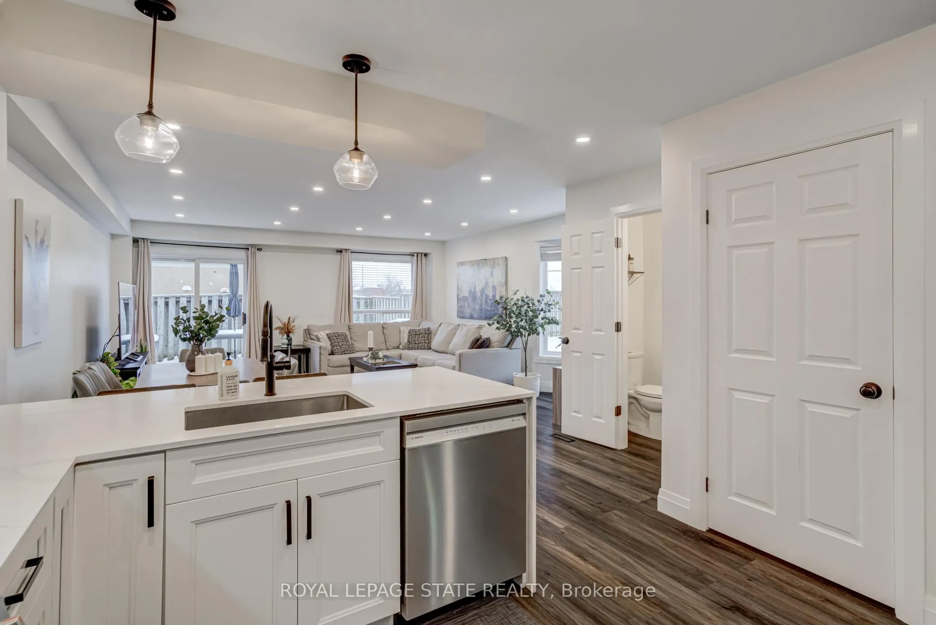 Photo 12 of Unit 6, 171 Highbury Drive, Hamilton, Stoney Creek Mountain — HOMEH