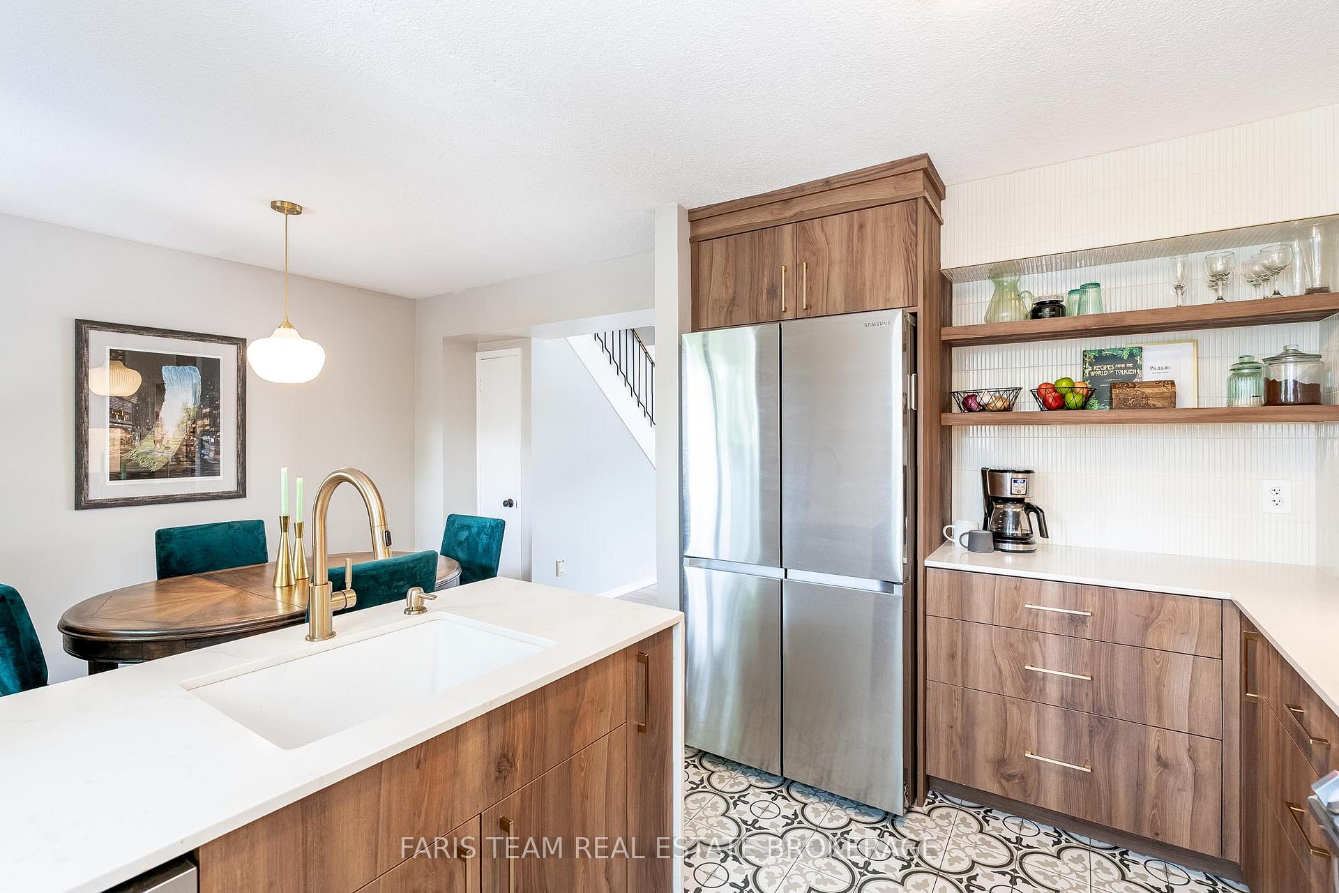 Photo 5 of Unit J2, 63 Ferris Lane, Barrie, Cundles East — HOMEH
