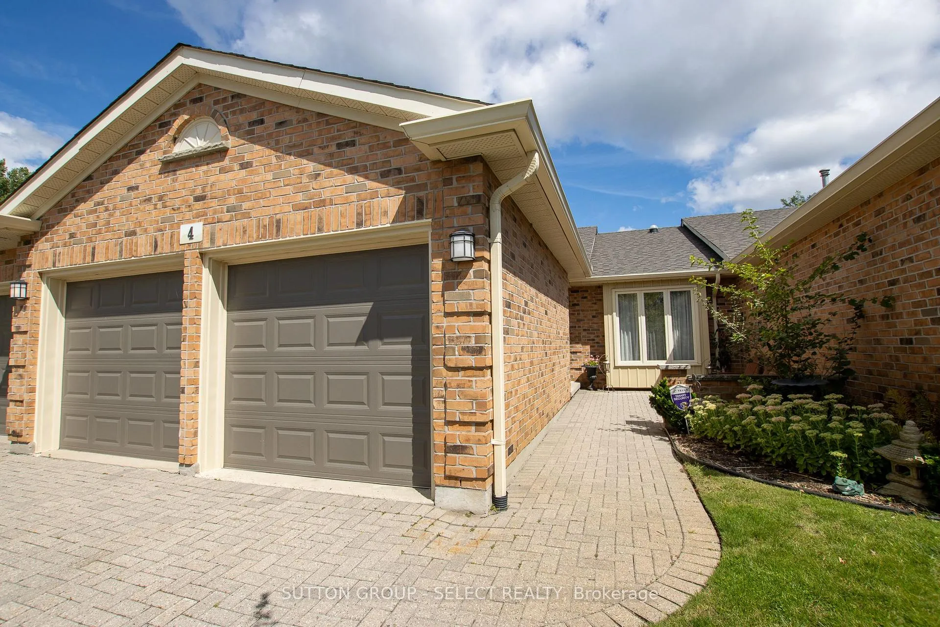 Front of Unit 4, 445 Riverside Drive
