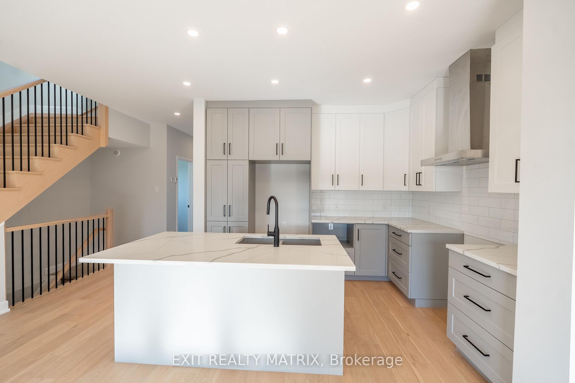 Photo 9 of 1404 Caroline Court, Cornwall — HOMEH