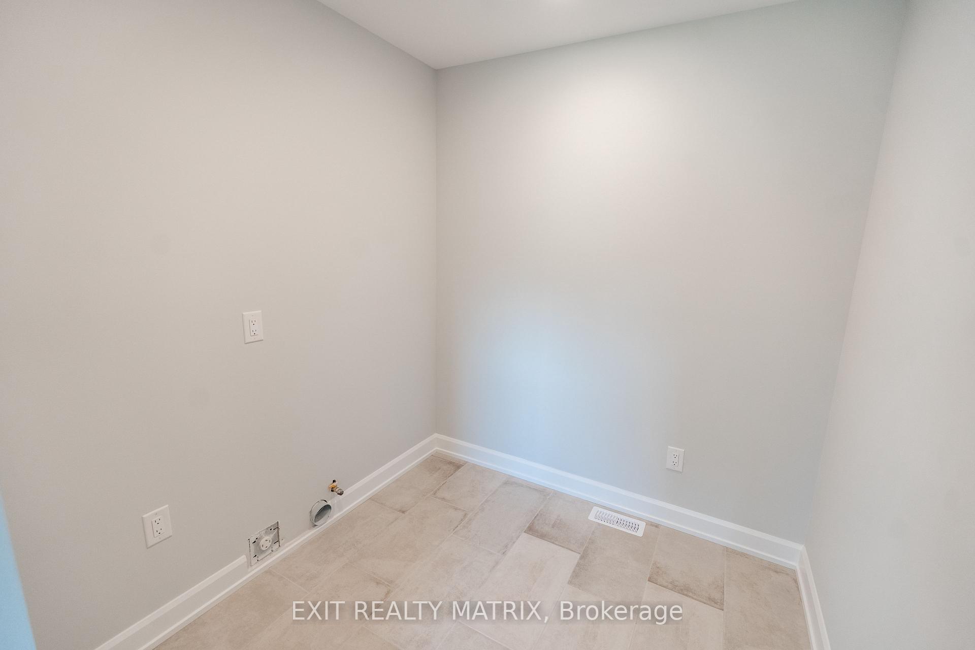 Photo 13 of 1404 Caroline Court, Cornwall — HOMEH