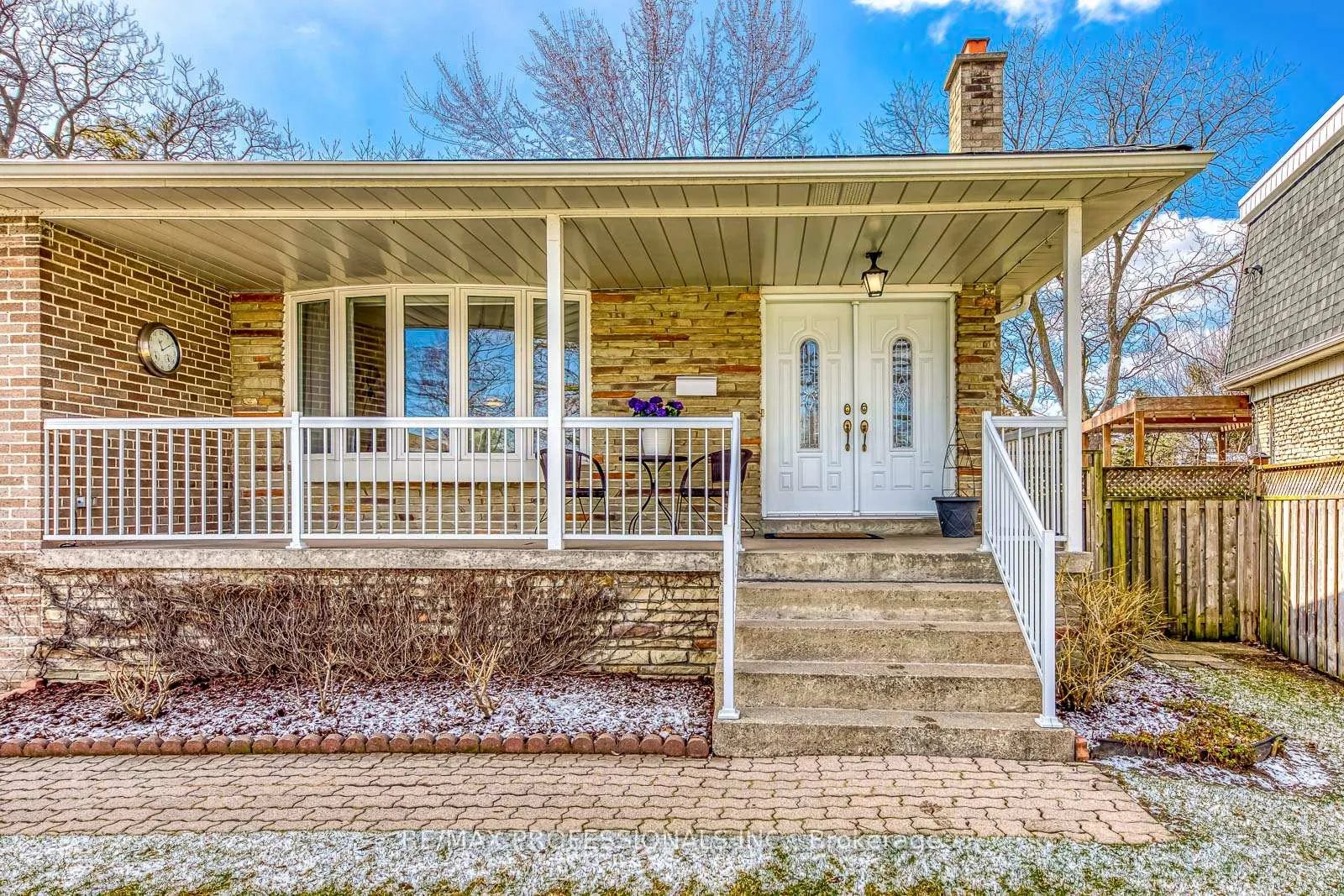 Photo 2 of 270 Wellesworth Drive, Etobicoke, Eringate-Centennial-West Deane — HOMEH