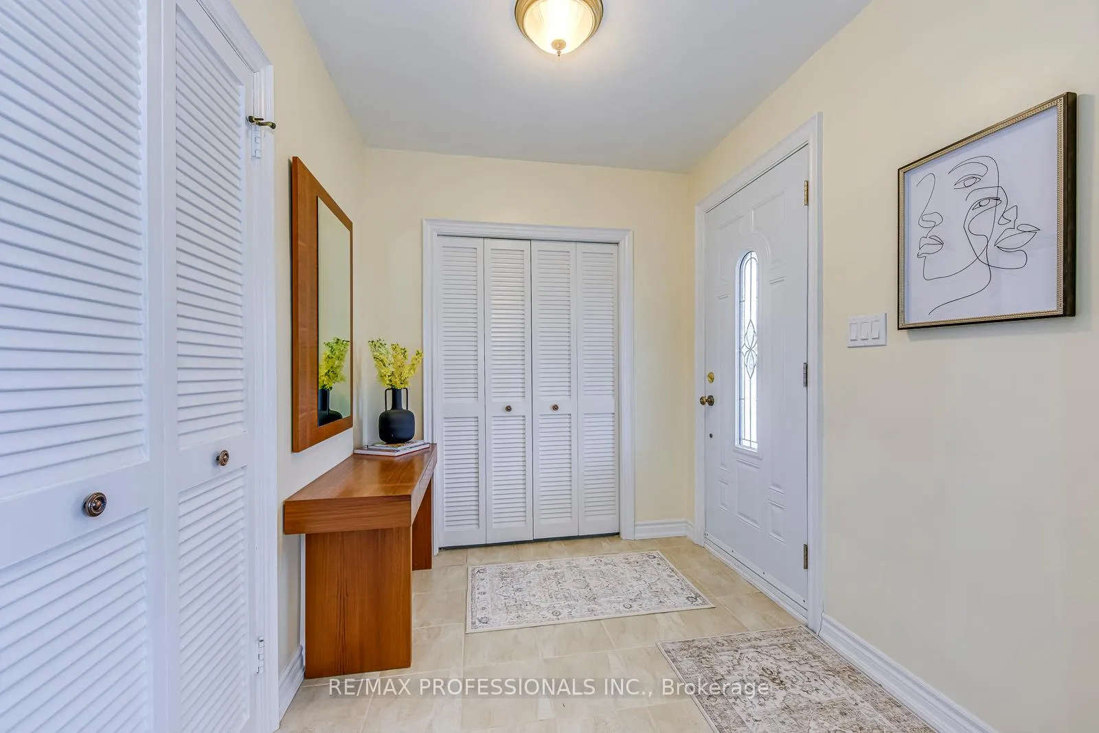 Photo 5 of 270 Wellesworth Drive, Etobicoke, Eringate-Centennial-West Deane — HOMEH