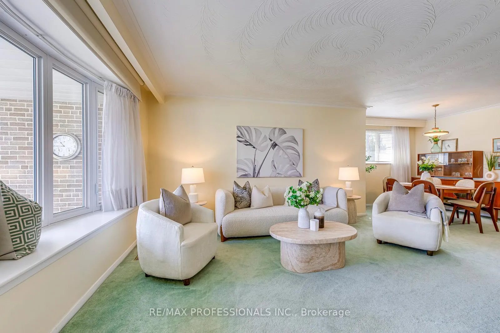 Photo 6 of 270 Wellesworth Drive, Etobicoke, Eringate-Centennial-West Deane — HOMEH