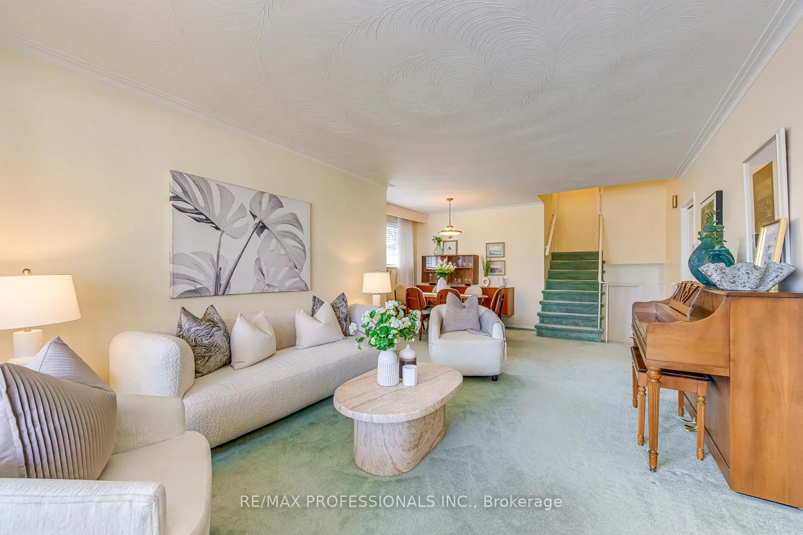 Photo 7 of 270 Wellesworth Drive, Etobicoke, Eringate-Centennial-West Deane — HOMEH
