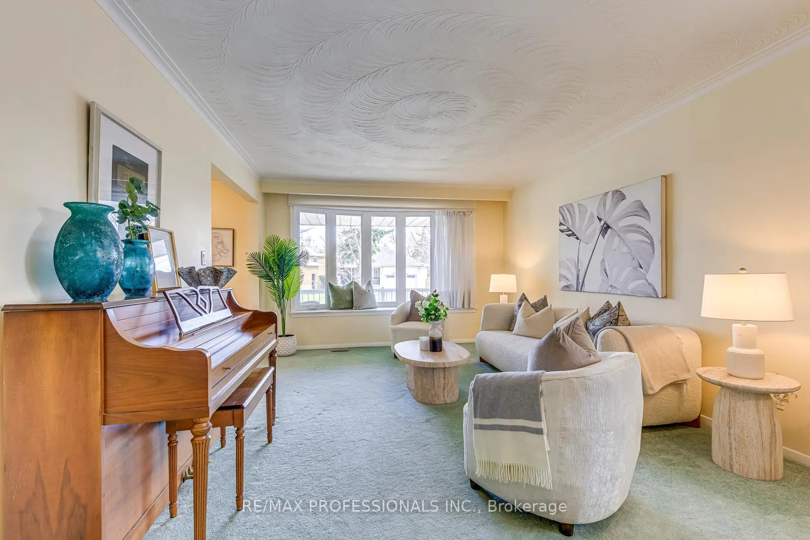 Photo 8 of 270 Wellesworth Drive, Etobicoke, Eringate-Centennial-West Deane — HOMEH
