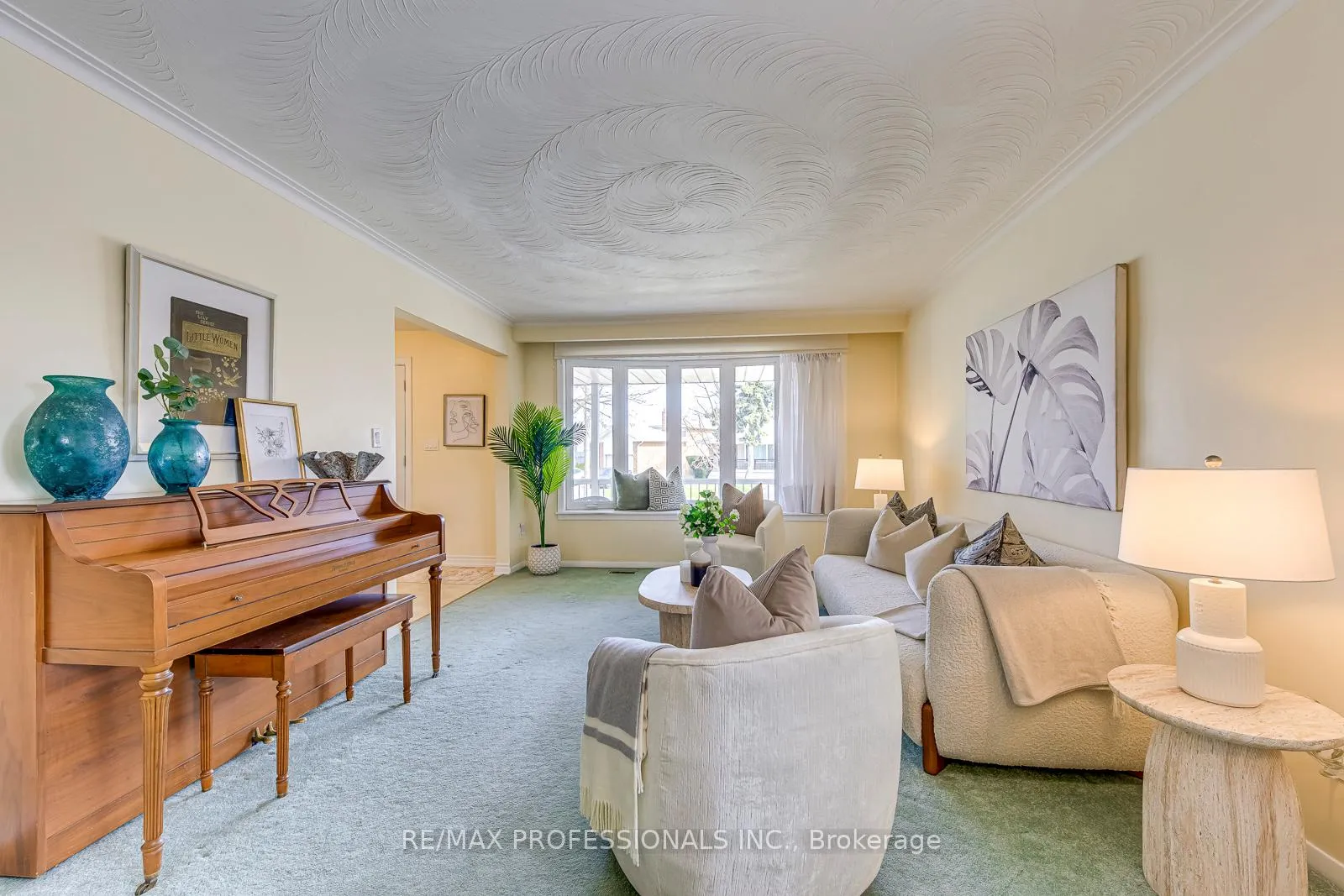 Photo 9 of 270 Wellesworth Drive, Etobicoke, Eringate-Centennial-West Deane — HOMEH
