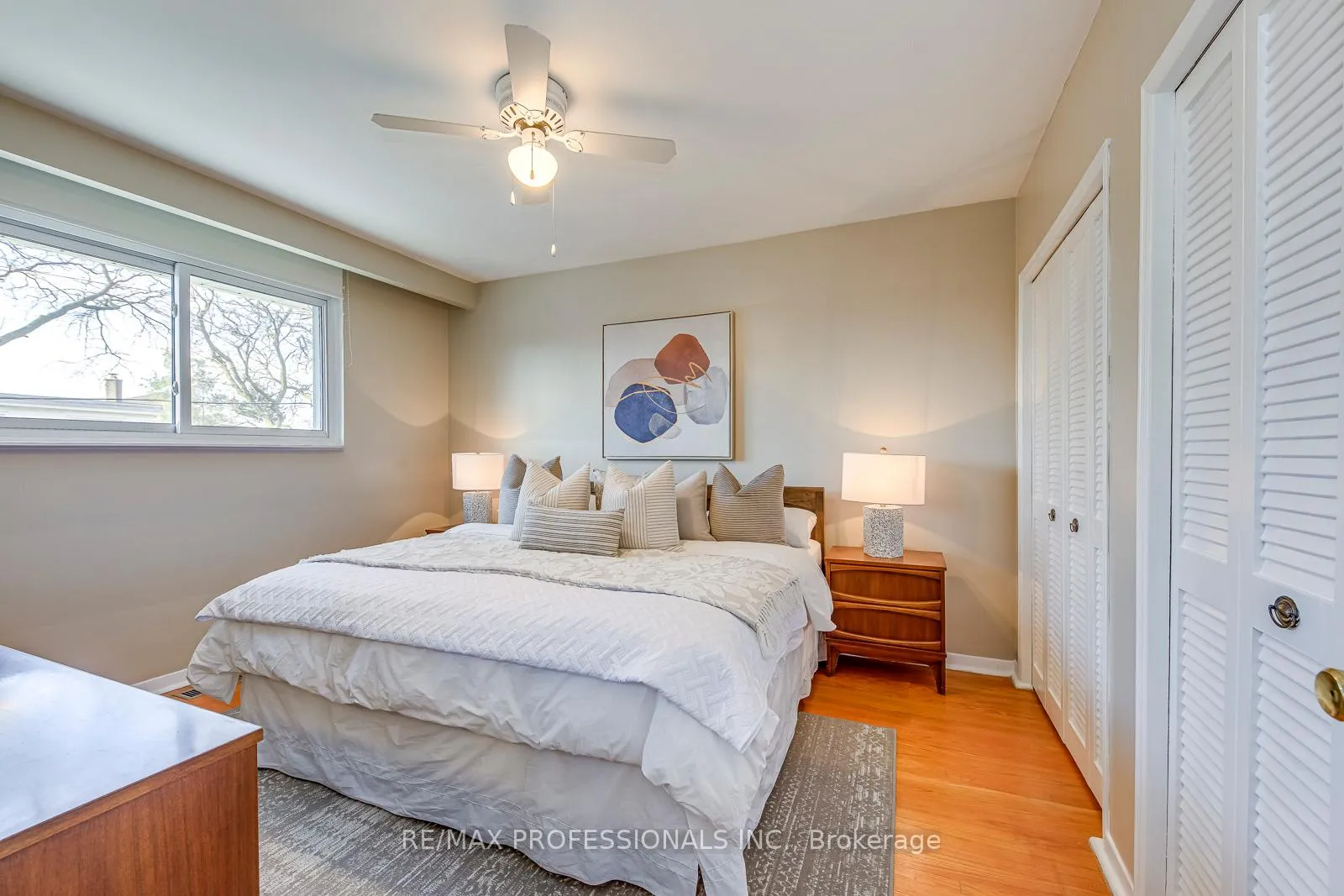 Photo 27 of 270 Wellesworth Drive, Etobicoke, Eringate-Centennial-West Deane — HOMEH
