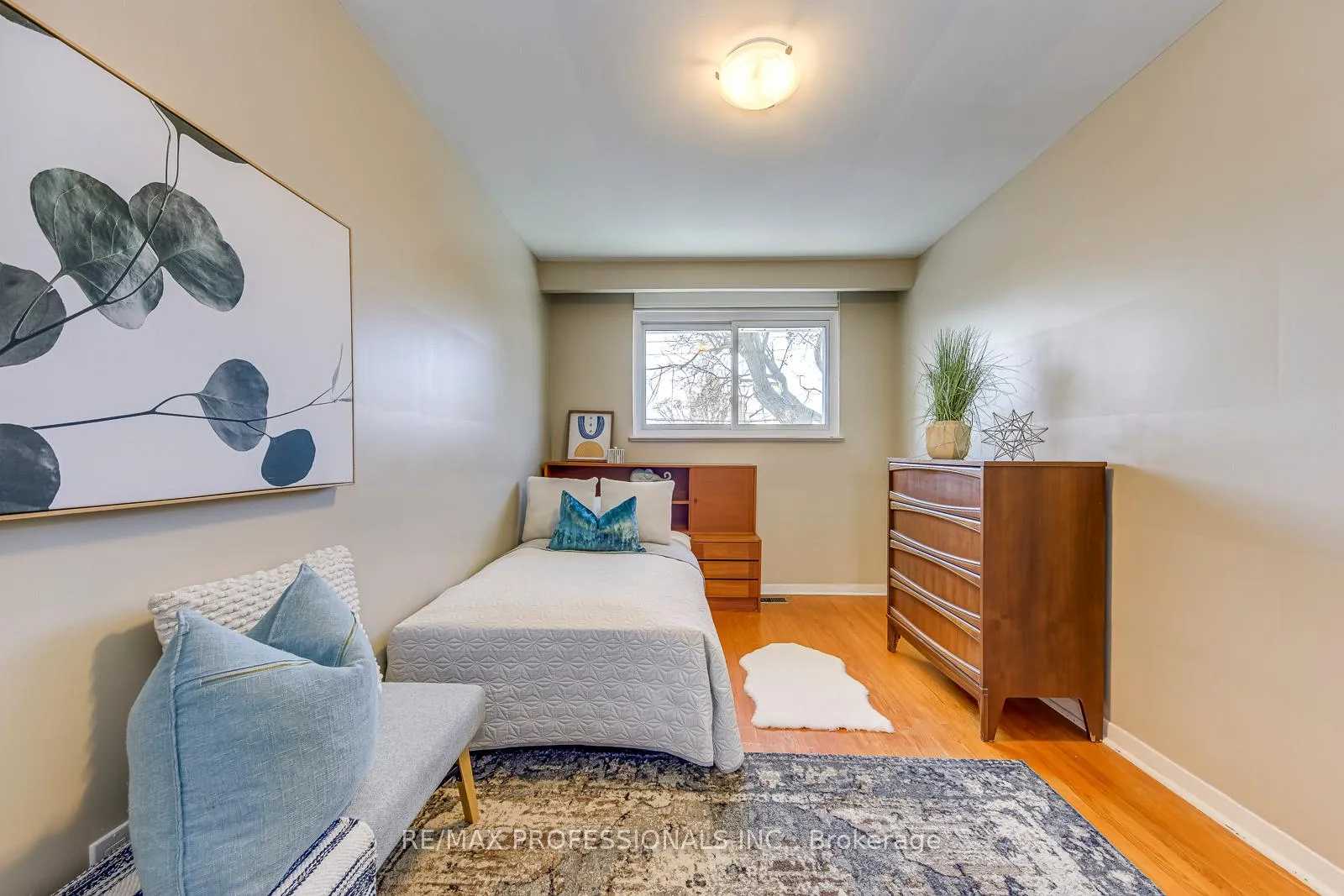 Photo 32 of 270 Wellesworth Drive, Etobicoke, Eringate-Centennial-West Deane — HOMEH