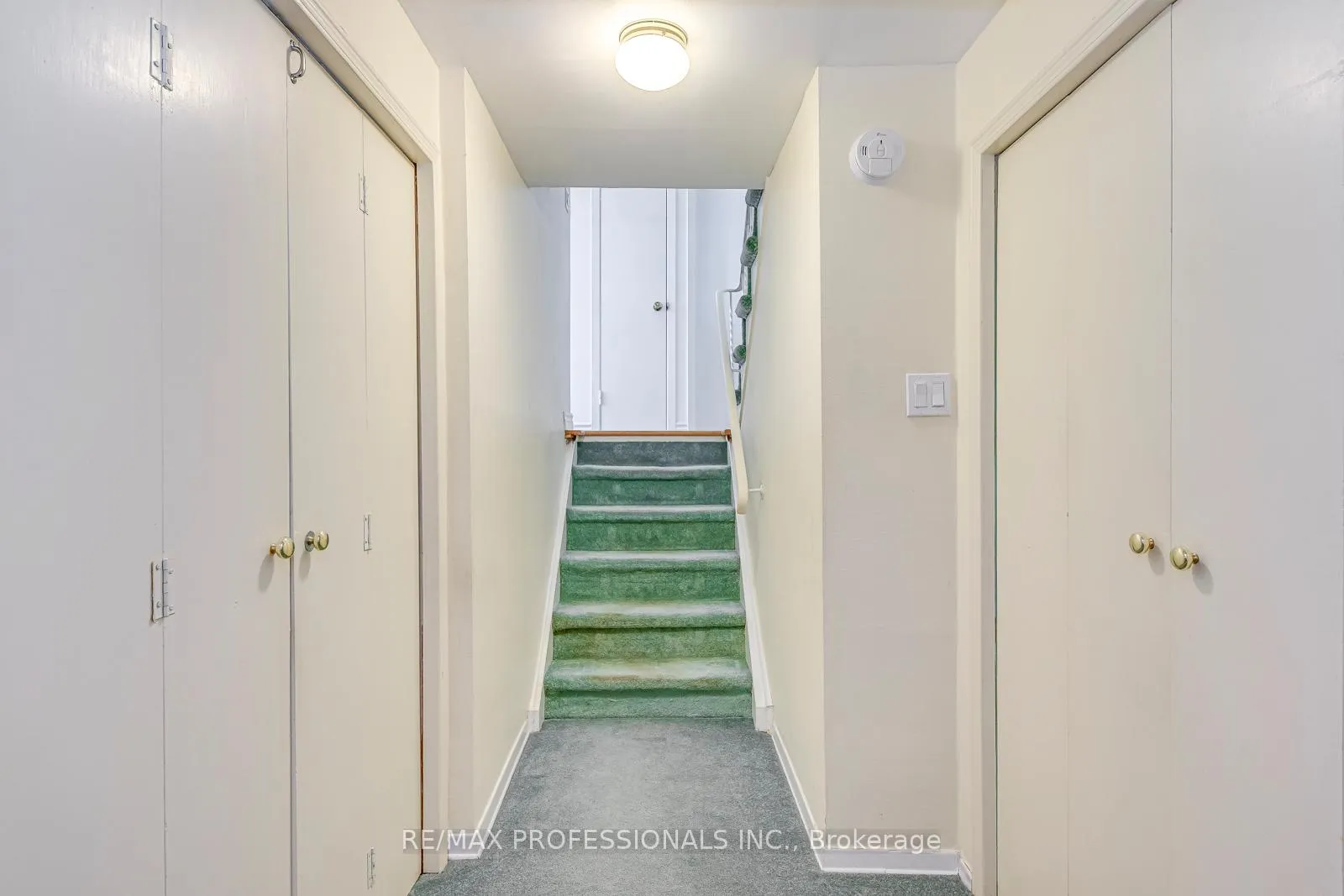 Photo 34 of 270 Wellesworth Drive, Etobicoke, Eringate-Centennial-West Deane — HOMEH