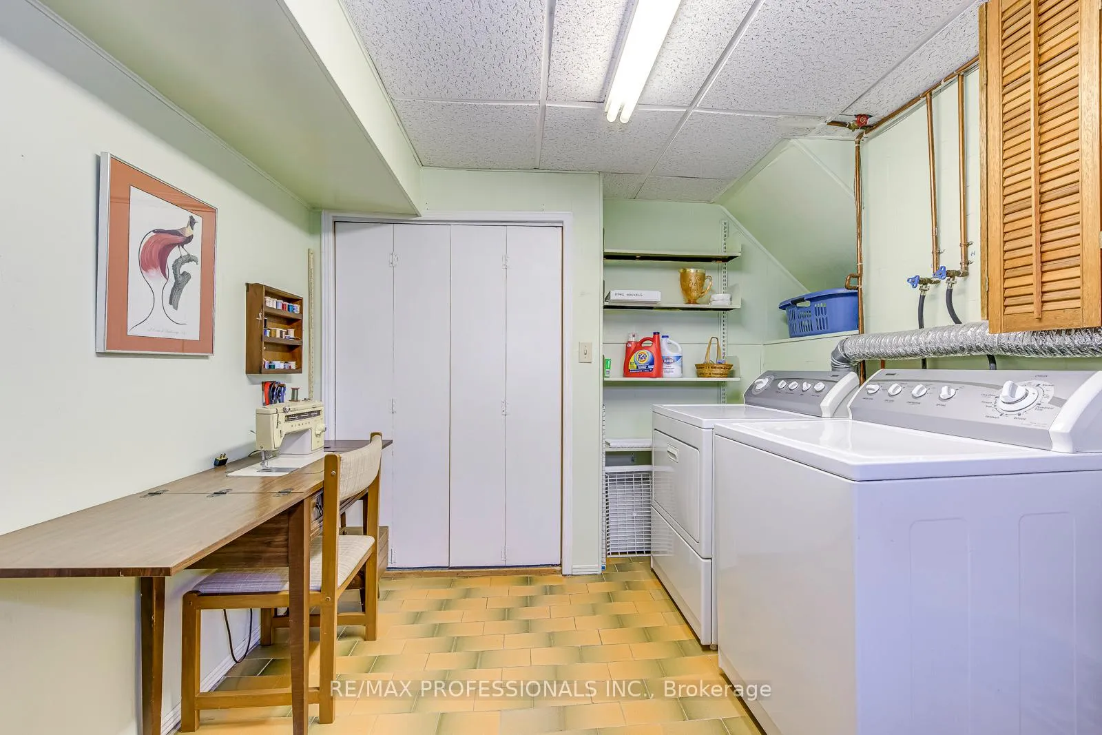 Photo 39 of 270 Wellesworth Drive, Etobicoke, Eringate-Centennial-West Deane — HOMEH