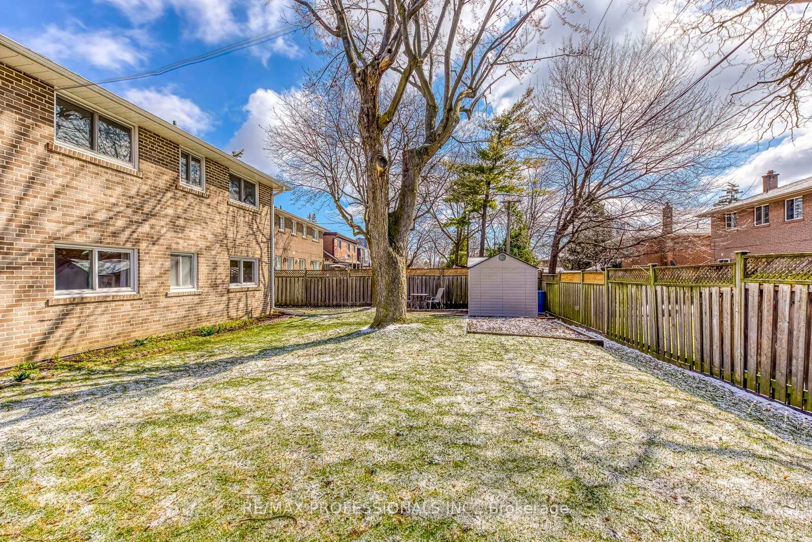 Photo 41 of 270 Wellesworth Drive, Etobicoke, Eringate-Centennial-West Deane — HOMEH
