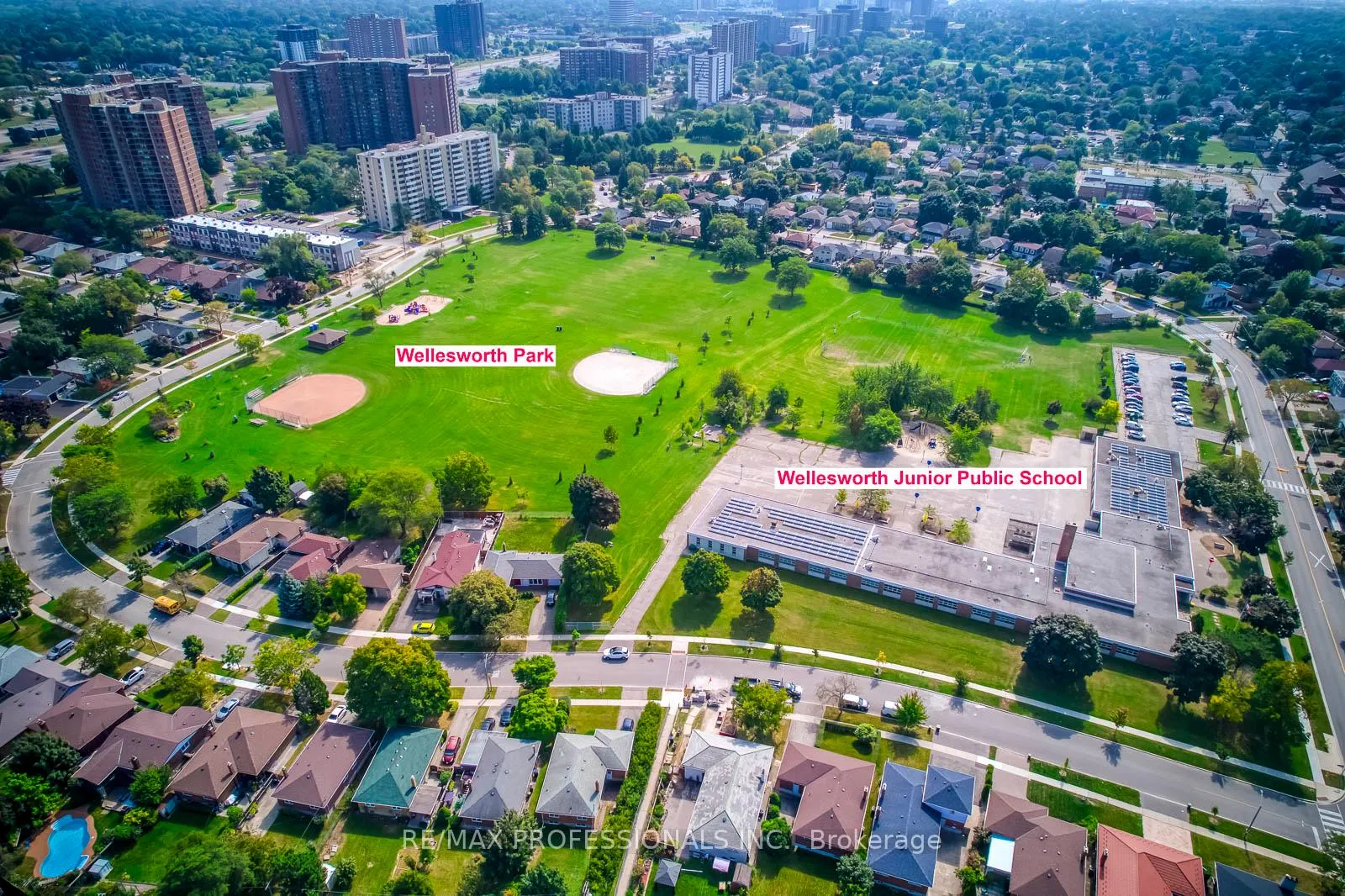 Photo 45 of 270 Wellesworth Drive, Etobicoke, Eringate-Centennial-West Deane — HOMEH