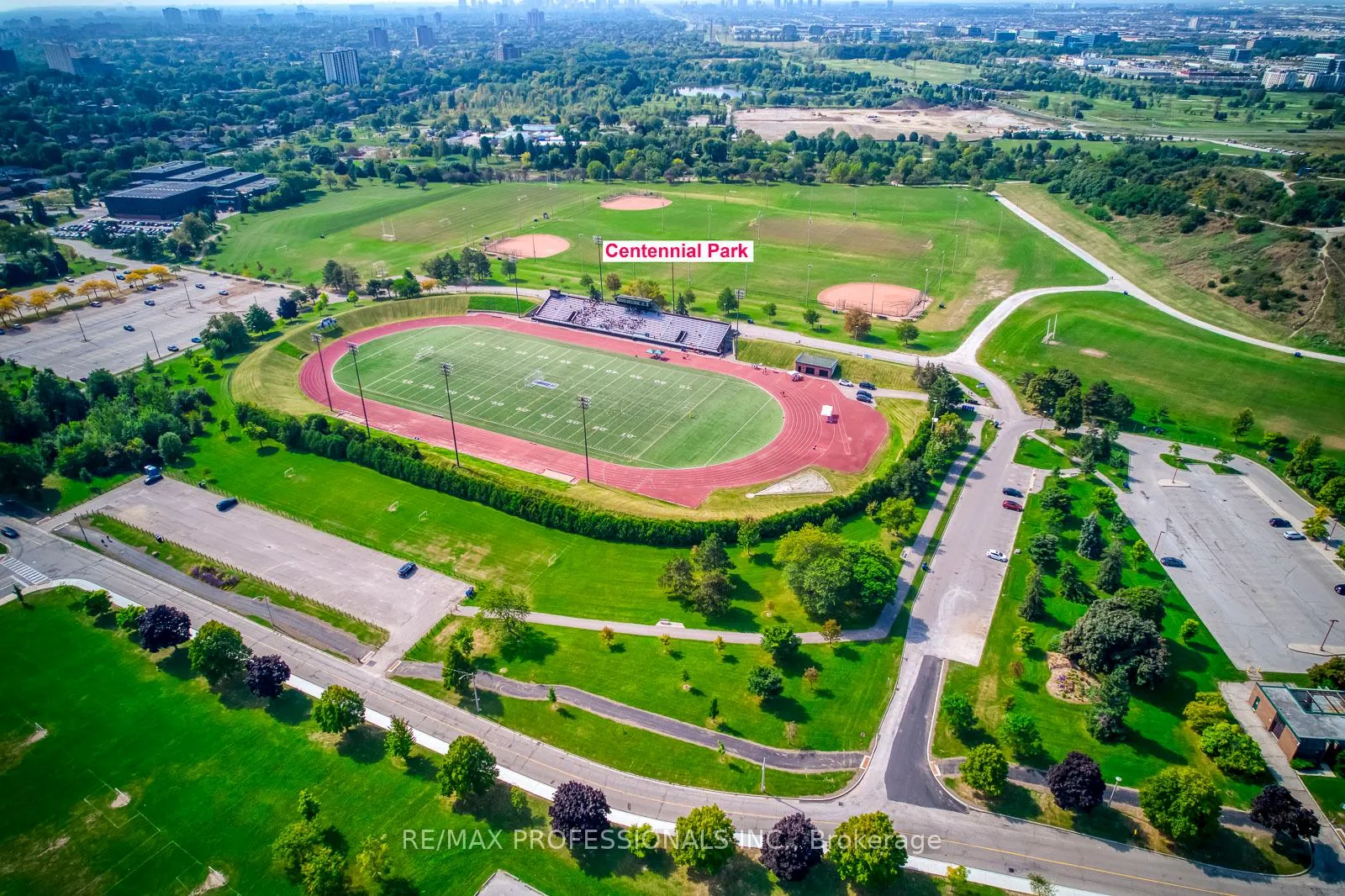 Photo 46 of 270 Wellesworth Drive, Etobicoke, Eringate-Centennial-West Deane — HOMEH