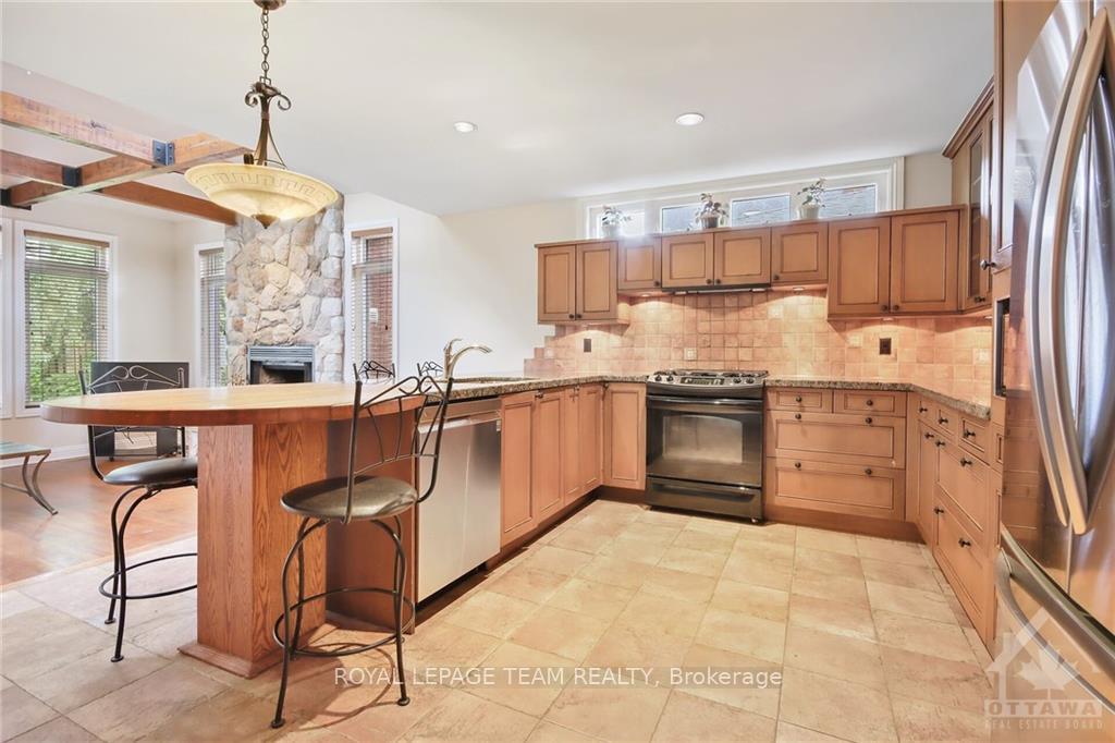 Photo 4 of 663 Westminster Avenue, Ottawa, Laurentianview — HOMEH