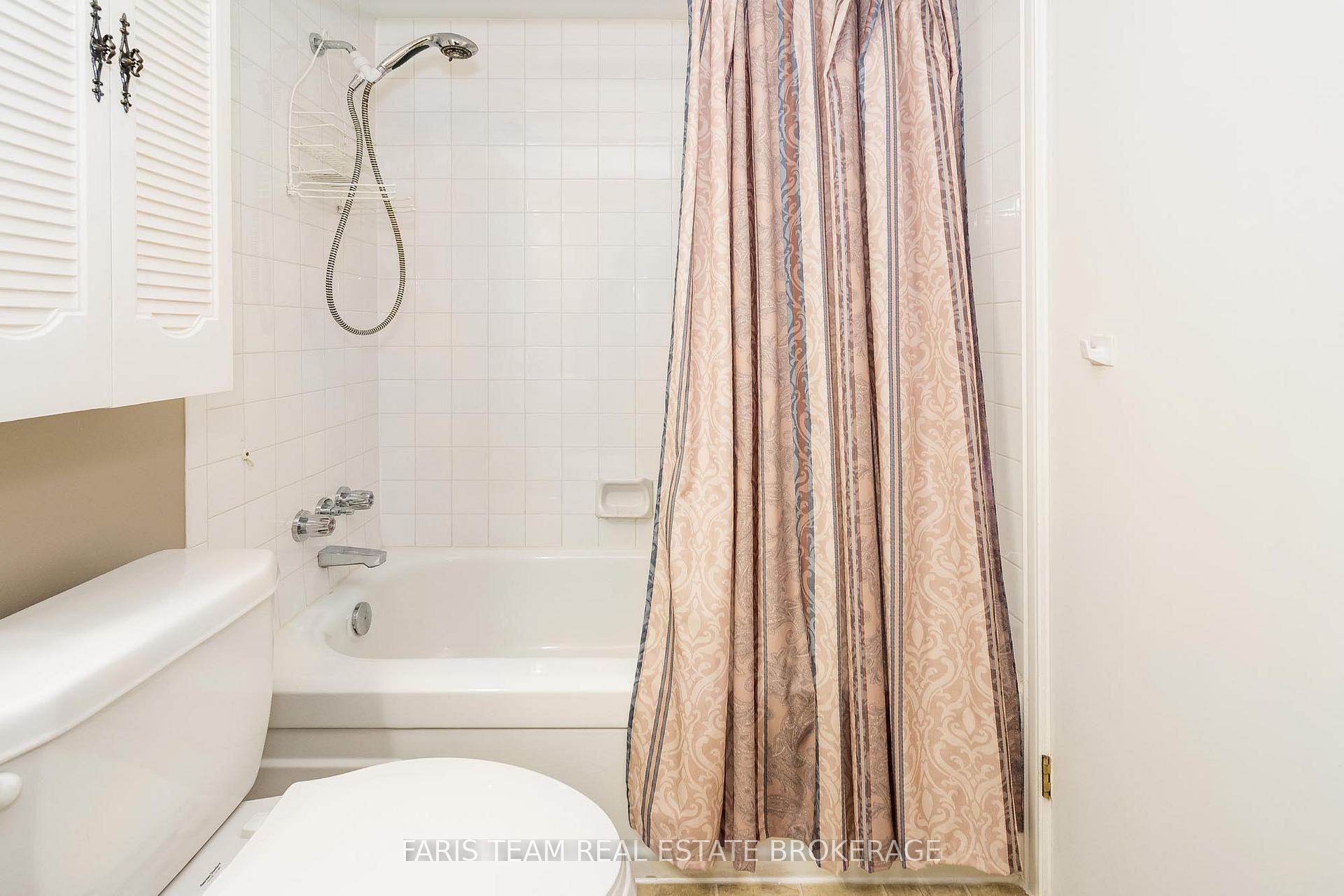 Photo 12 of Unit 703, 181 Collier Street, Barrie, North Shore — HOMEH
