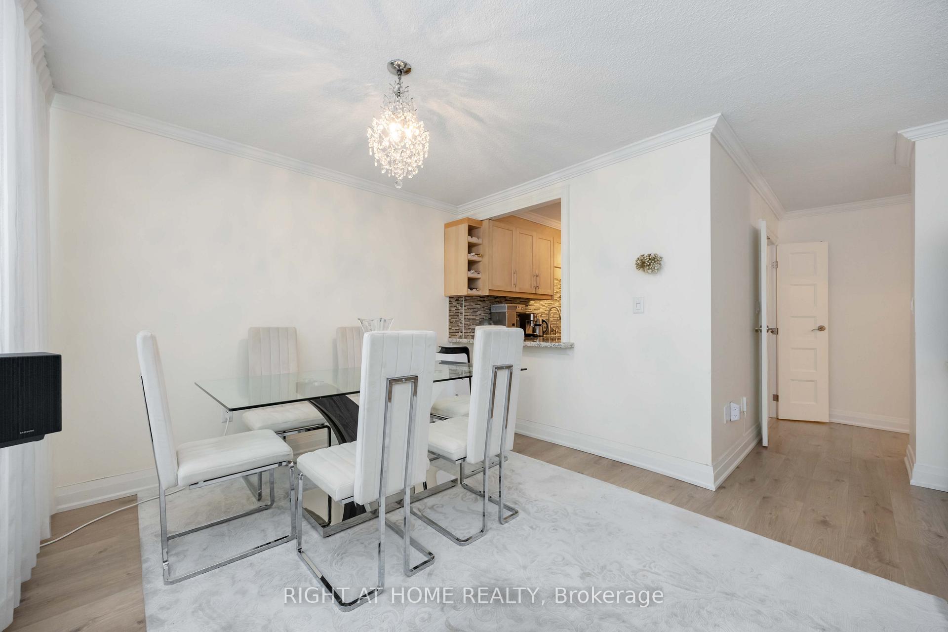 Photo 3 of Unit 807, 151 La Rose Avenue, Etobicoke, Humber Heights — HOMEH