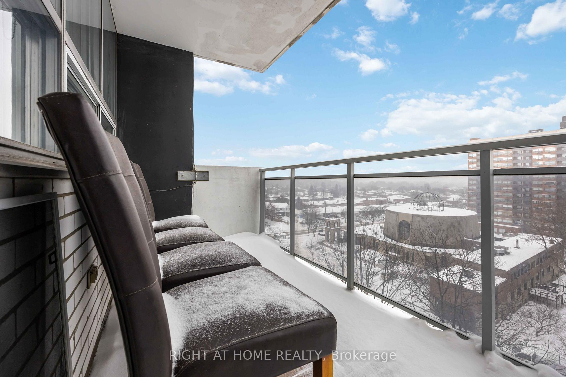 Photo 12 of Unit 807, 151 La Rose Avenue, Etobicoke, Humber Heights — HOMEH