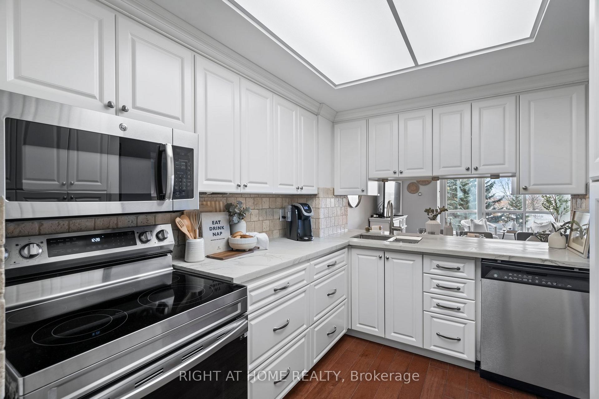 Photo 6 of Unit 415, 712 Rossland Road E, Whitby, Pringle Creek — HOMEH