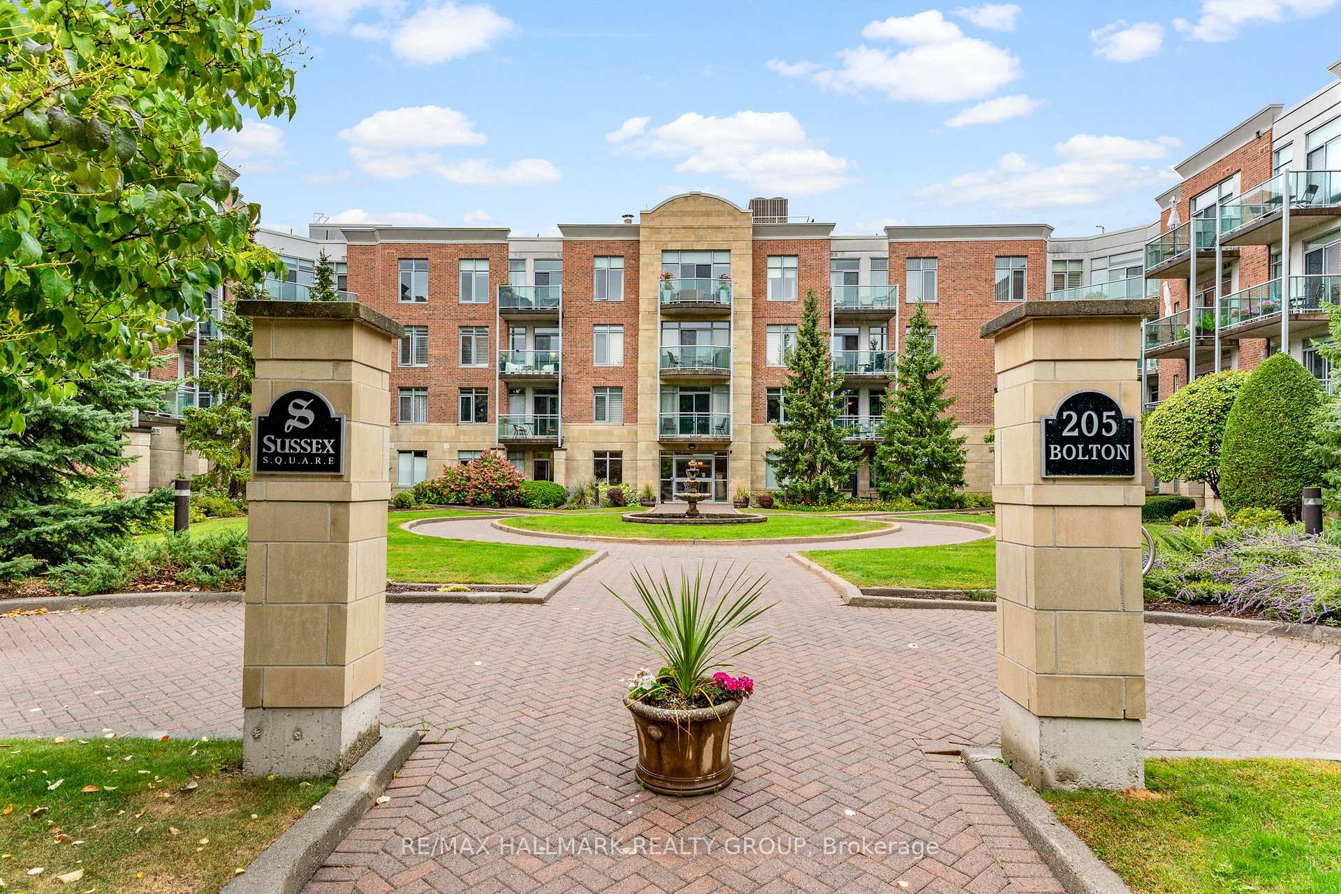 Front of Unit 120, 205 Bolton Street