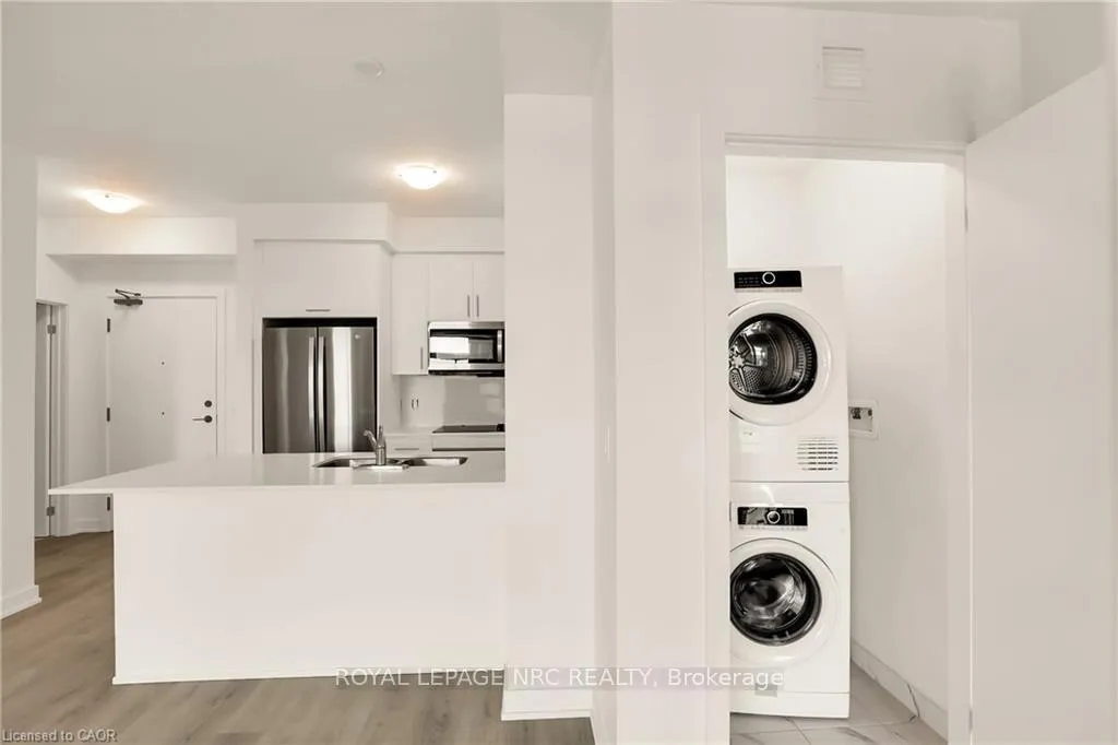 Photo 7 of Unit 501, 600 North Service Road, Hamilton, Stoney Creek — HOMEH