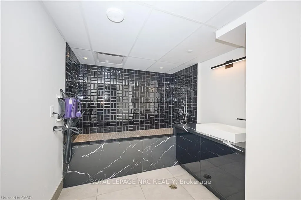 Photo 16 of Unit 501, 600 North Service Road, Hamilton, Stoney Creek — HOMEH