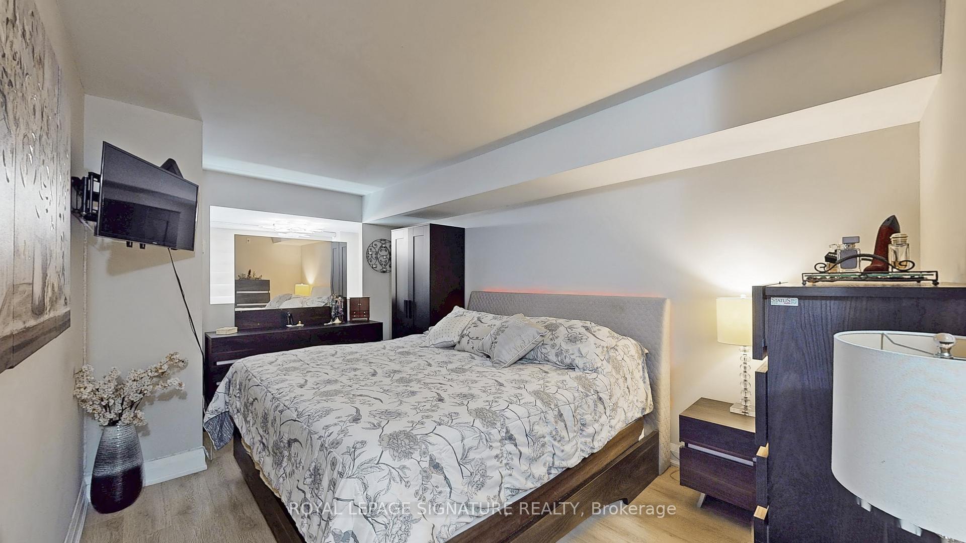 Photo 14 of Unit 105, 12 Woodstream Boulevard, Vaughan, Vaughan Grove — HOMEH