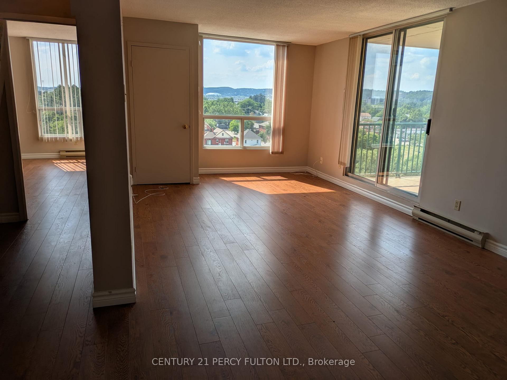 Photo 6 of Unit 1004, 75 Ellen Street, Barrie, Lakeshore — HOMEH