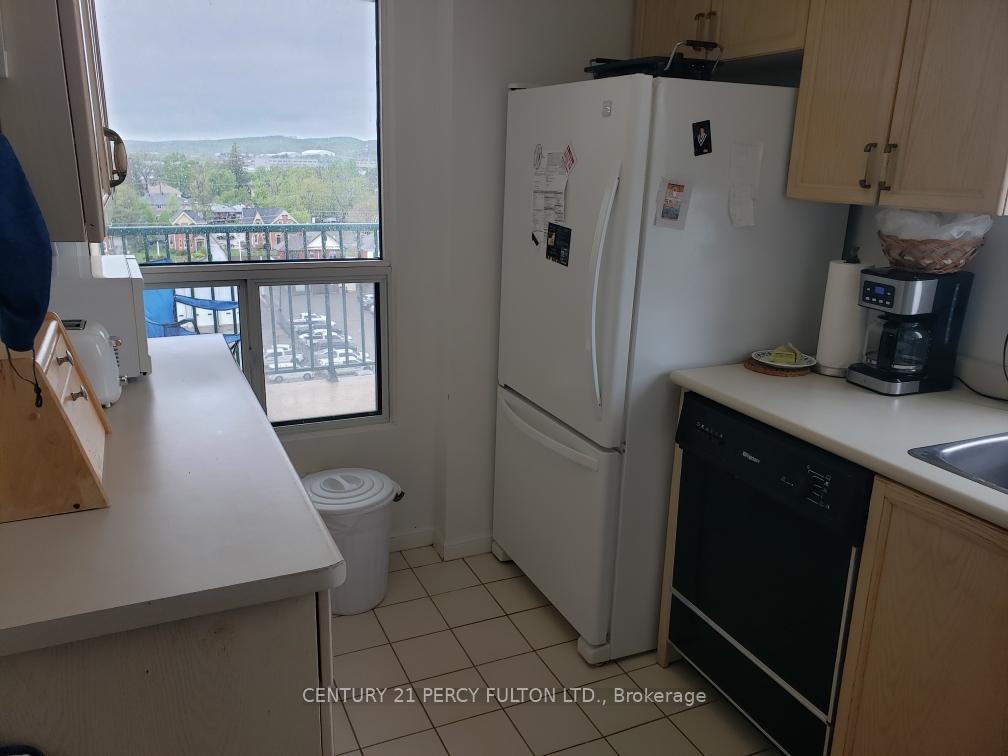 Photo 8 of Unit 1004, 75 Ellen Street, Barrie, Lakeshore — HOMEH