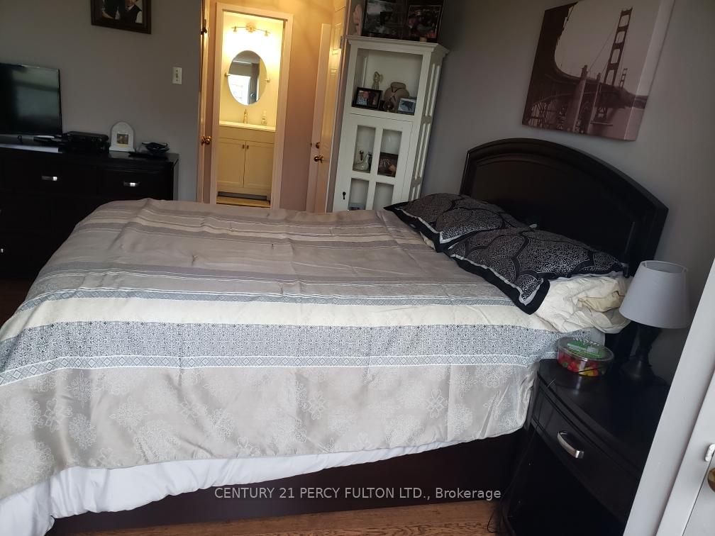 Photo 12 of Unit 1004, 75 Ellen Street, Barrie, Lakeshore — HOMEH