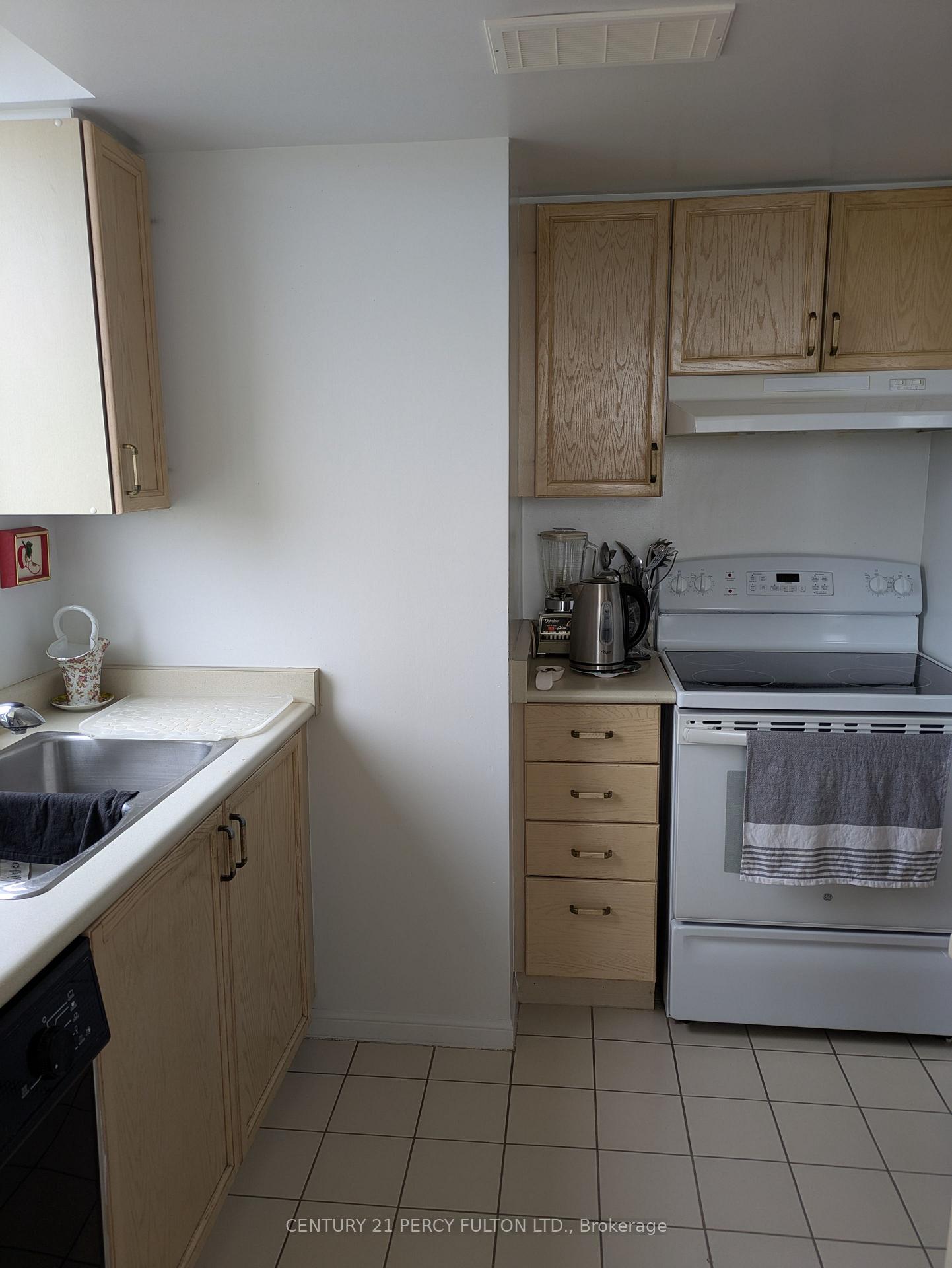 Photo 14 of Unit 1004, 75 Ellen Street, Barrie, Lakeshore — HOMEH