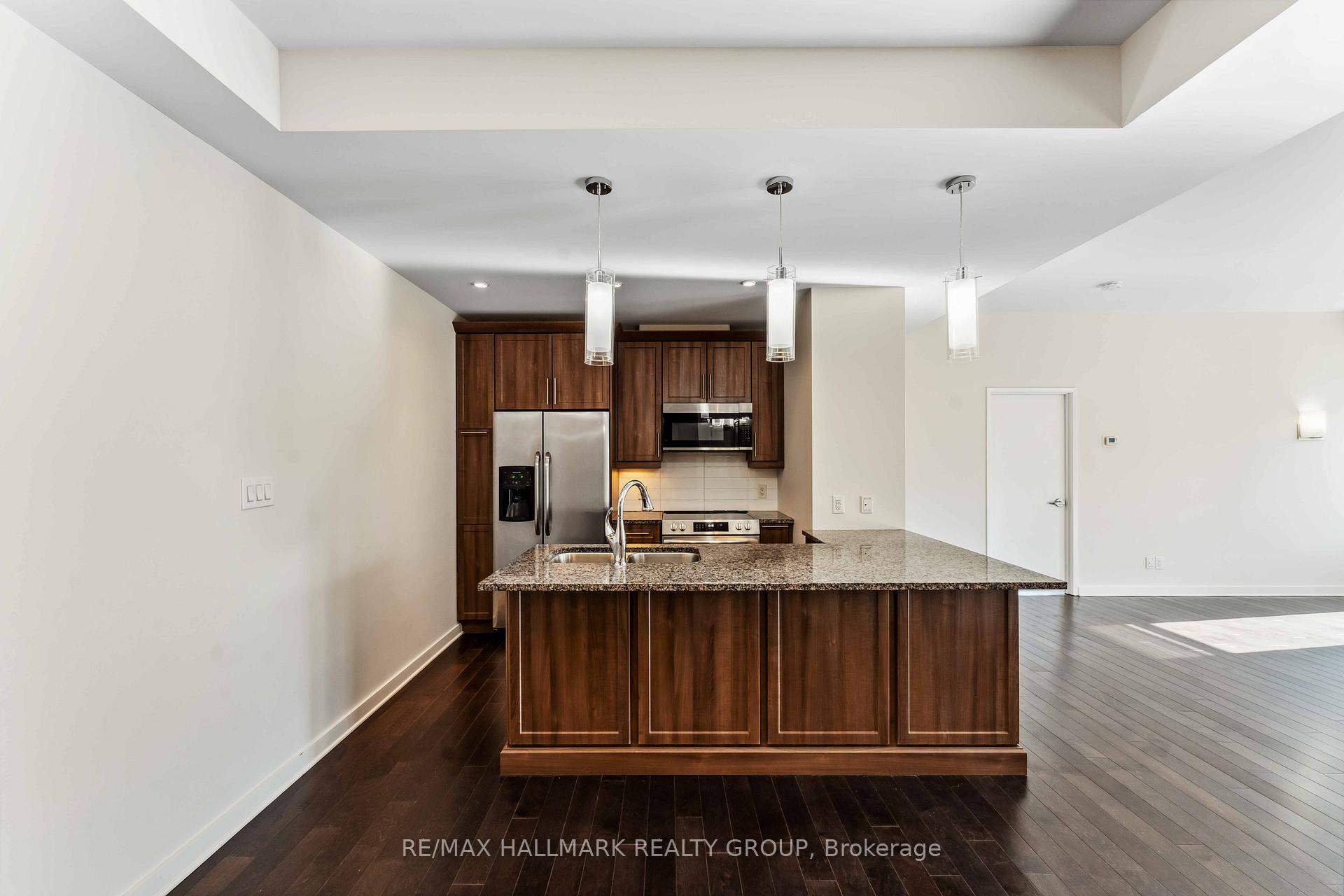 Photo 11 of Unit 604, 310 Centrum Boulevard, Ottawa, Bilberry Creek/Queenswood Heights — HOMEH