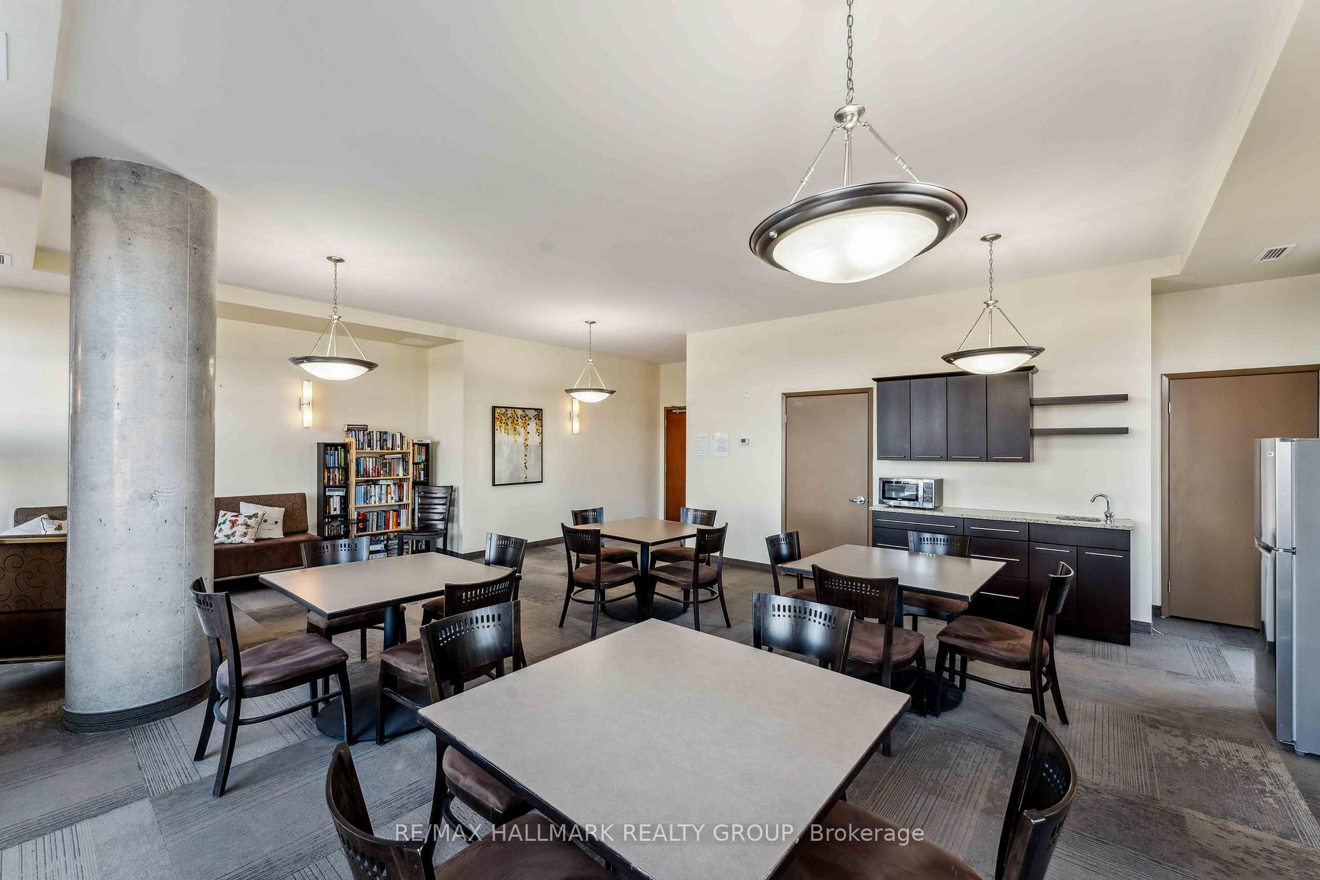 Photo 33 of Unit 604, 310 Centrum Boulevard, Ottawa, Bilberry Creek/Queenswood Heights — HOMEH