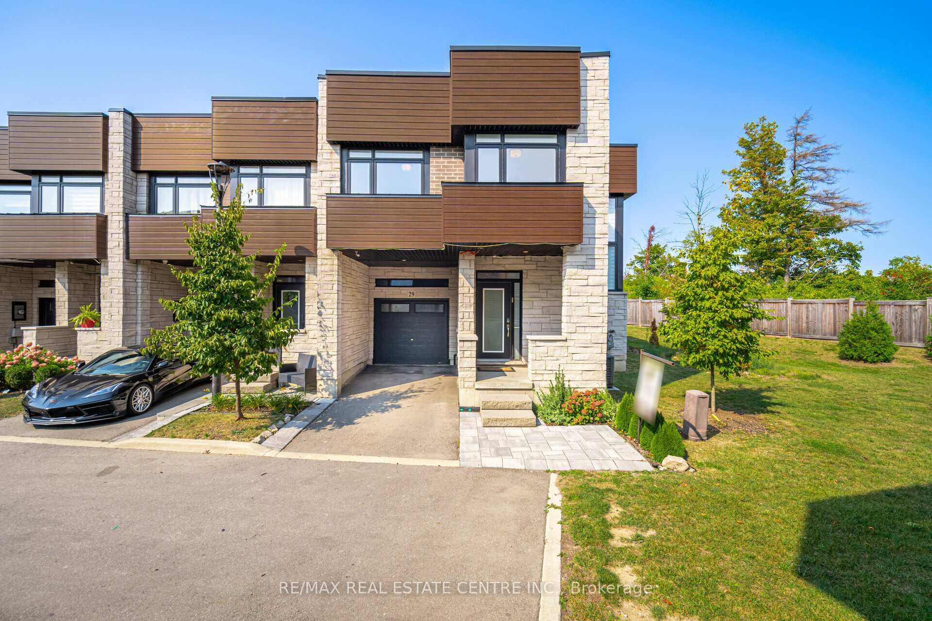 Front of Unit 29, 35 Midhurst Heights