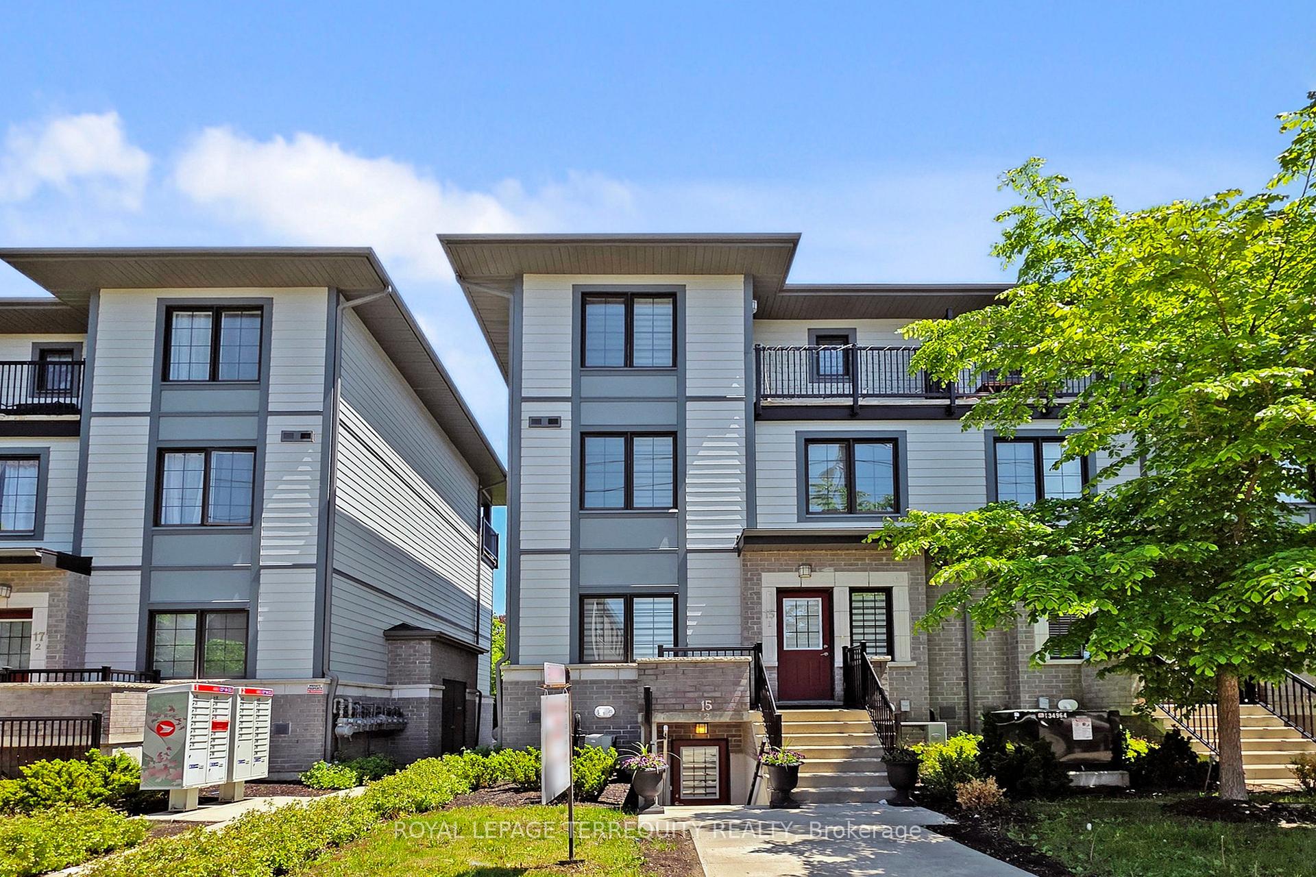 Front of Unit 2, 15 Forbes Avenue